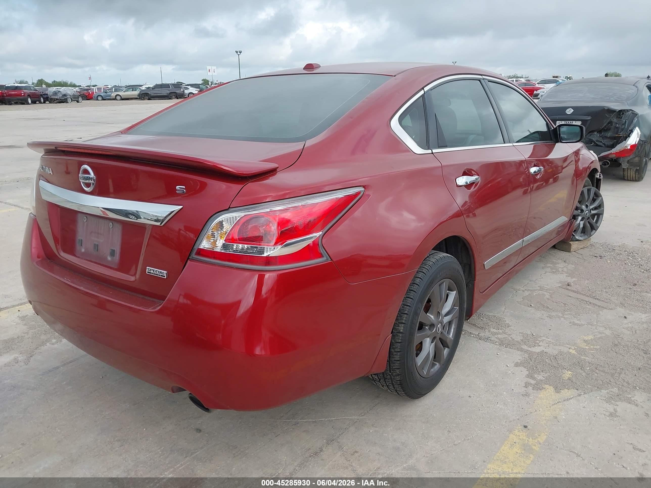 2015 Nissan Altima 2.5 S Red vin: 1N4AL3AP5FC573143