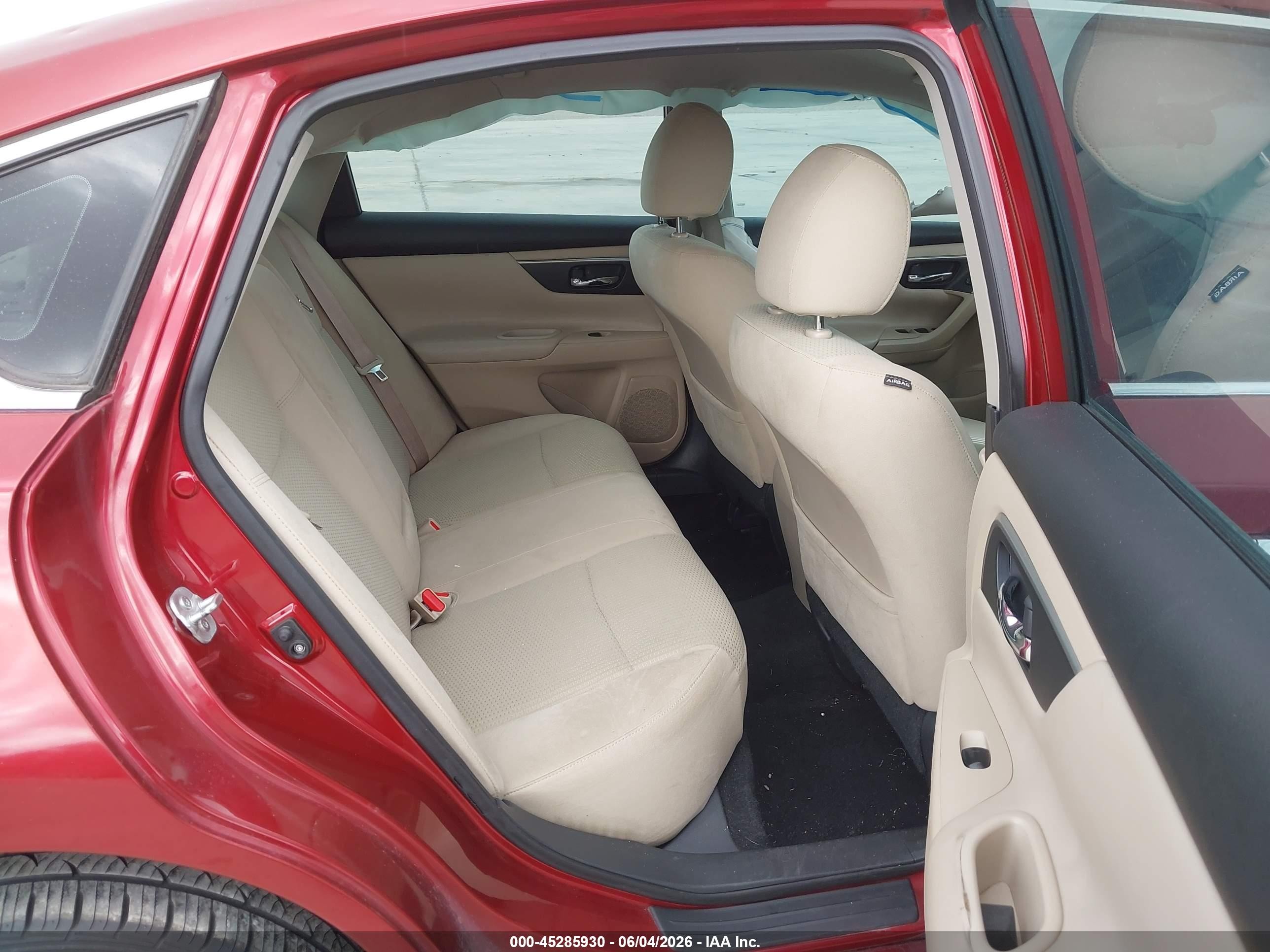2015 Nissan Altima 2.5 S Red vin: 1N4AL3AP5FC573143