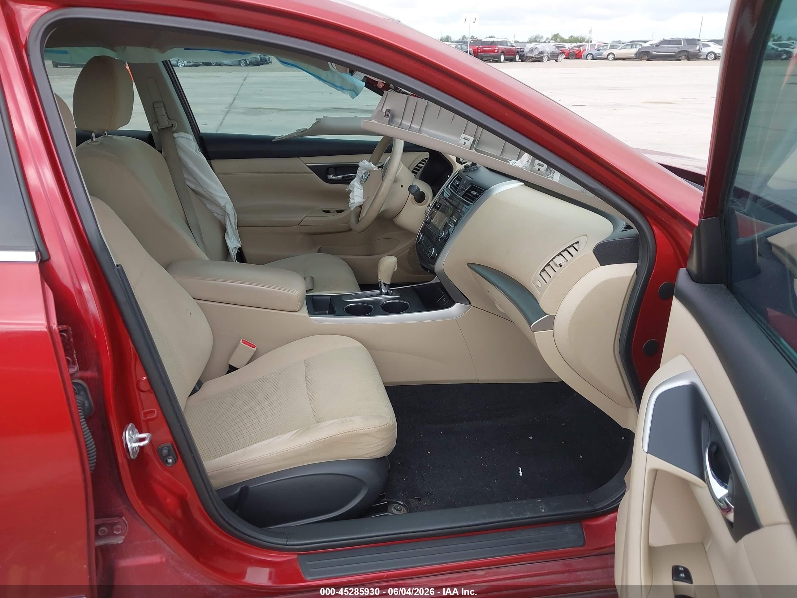 2015 Nissan Altima 2.5 S Red vin: 1N4AL3AP5FC573143