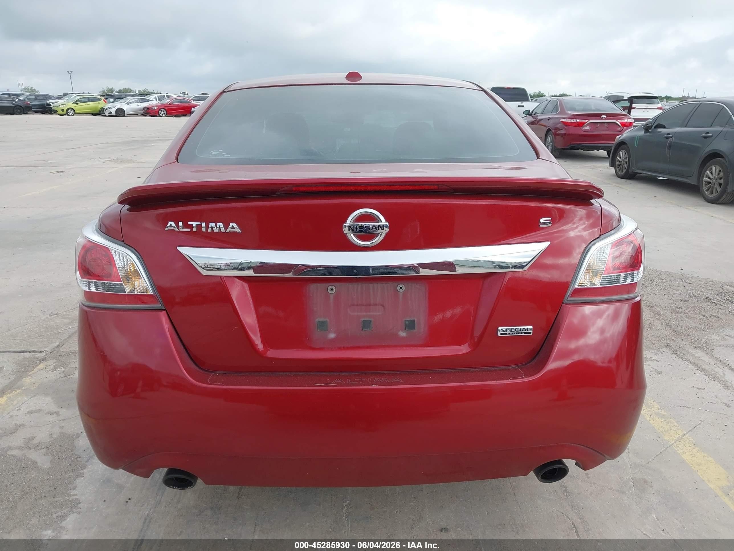2015 Nissan Altima 2.5 S Red vin: 1N4AL3AP5FC573143