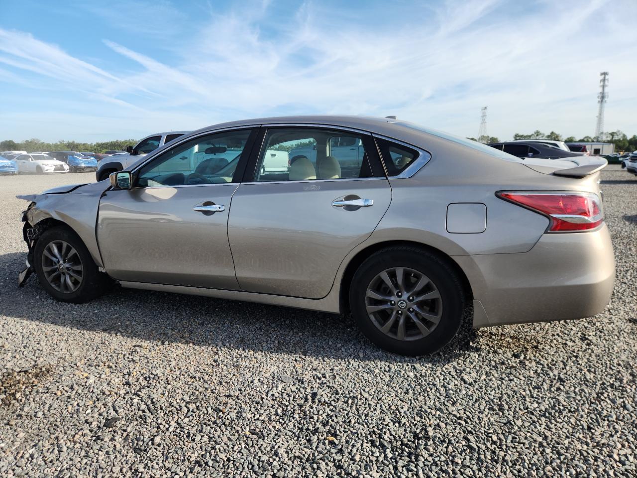 2015 Nissan Altima 2.5 S Tan vin: 1N4AL3AP5FC586488