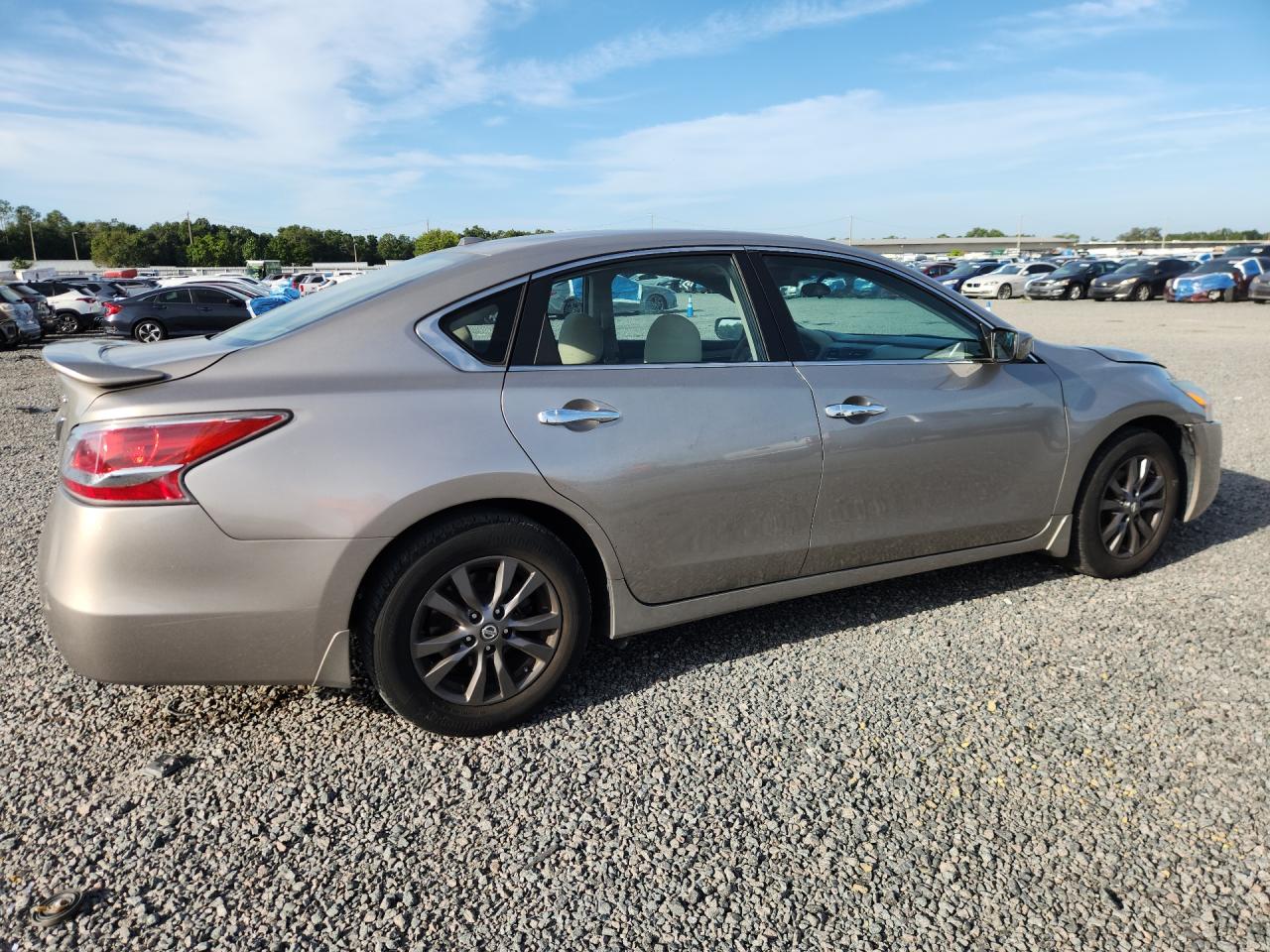 2015 Nissan Altima 2.5 S Tan vin: 1N4AL3AP5FC586488