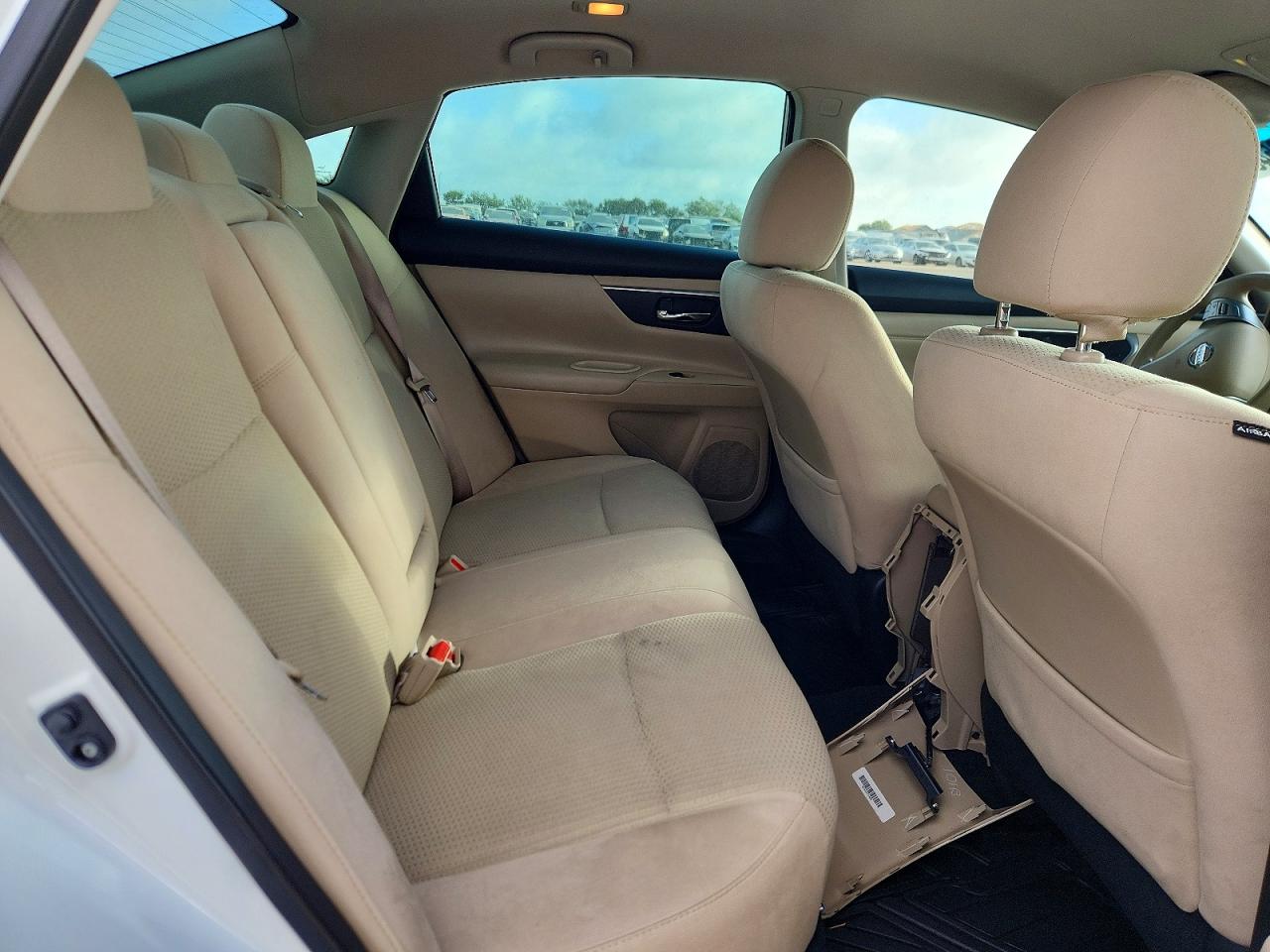 2015 Nissan Altima 2.5 S White vin: 1N4AL3AP5FC589522