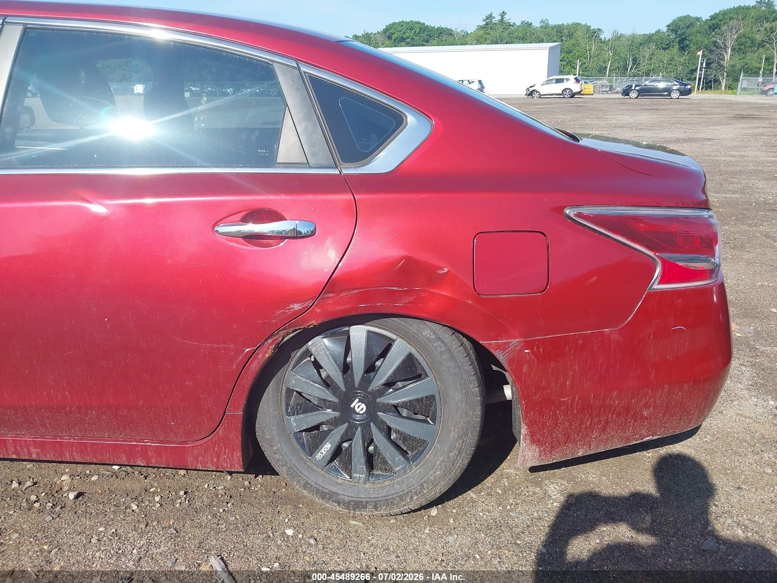 2015 Nissan Altima 2.5/2.5 S/2.5 Sl/2.5 Sv Red vin: 1N4AL3AP5FN301003