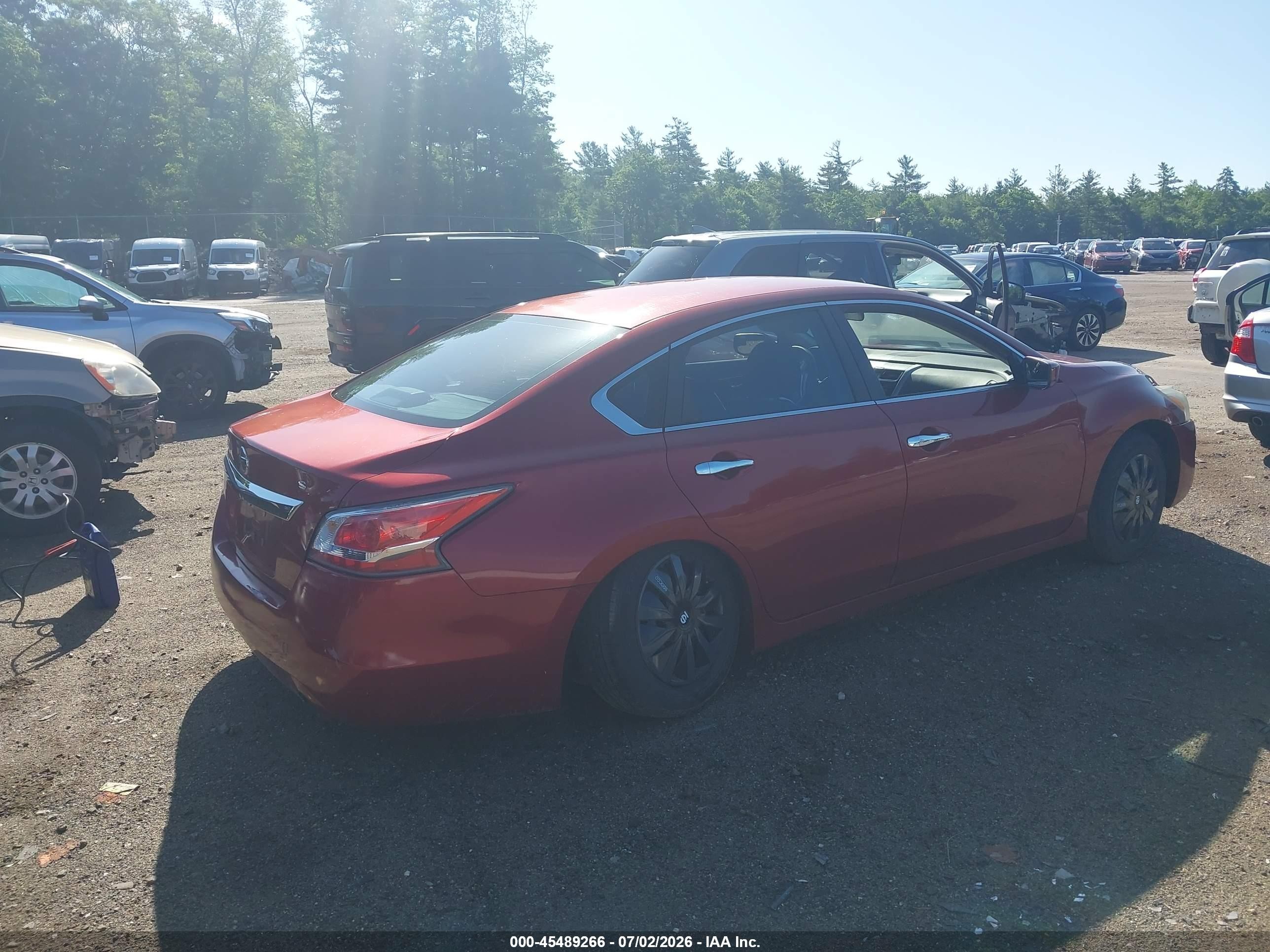 2015 Nissan Altima 2.5/2.5 S/2.5 Sl/2.5 Sv Red vin: 1N4AL3AP5FN301003