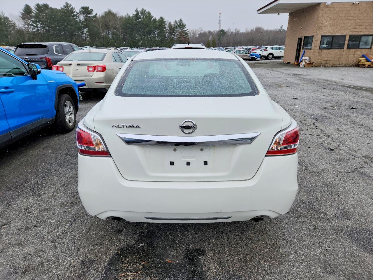 2015 Nissan Altima 2.5 S White vin: 1N4AL3AP5FN306699