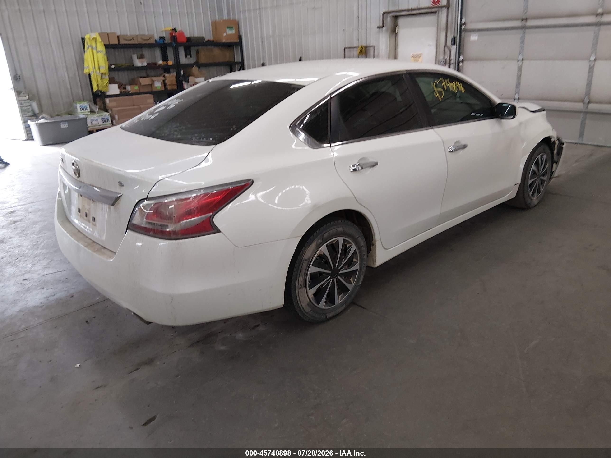 2015 Nissan Altima 2.5/2.5 S/2.5 Sl/2.5 Sv White vin: 1N4AL3AP5FN310719