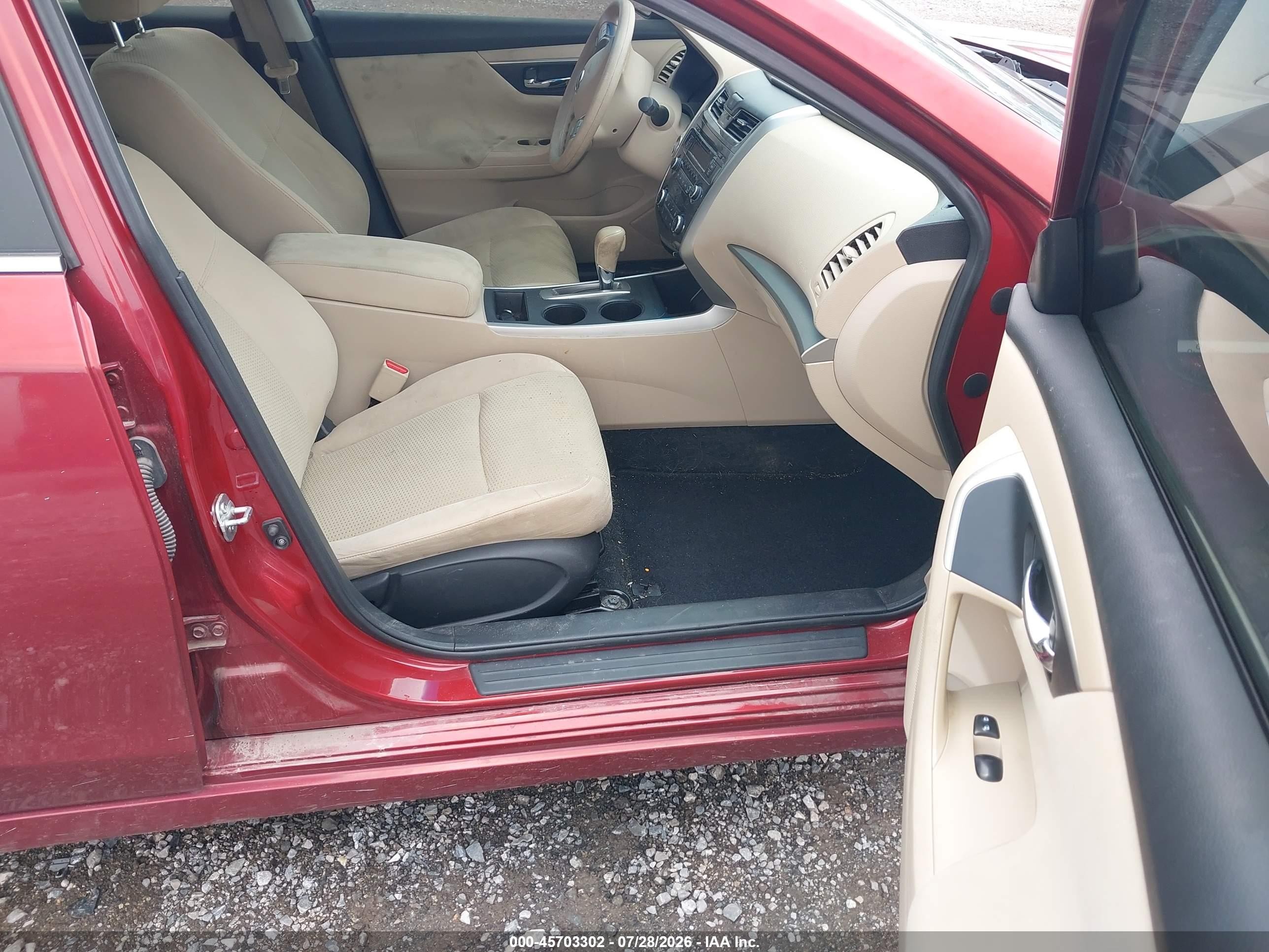 2015 Nissan Altima 2.5 S Red vin: 1N4AL3AP5FN310932