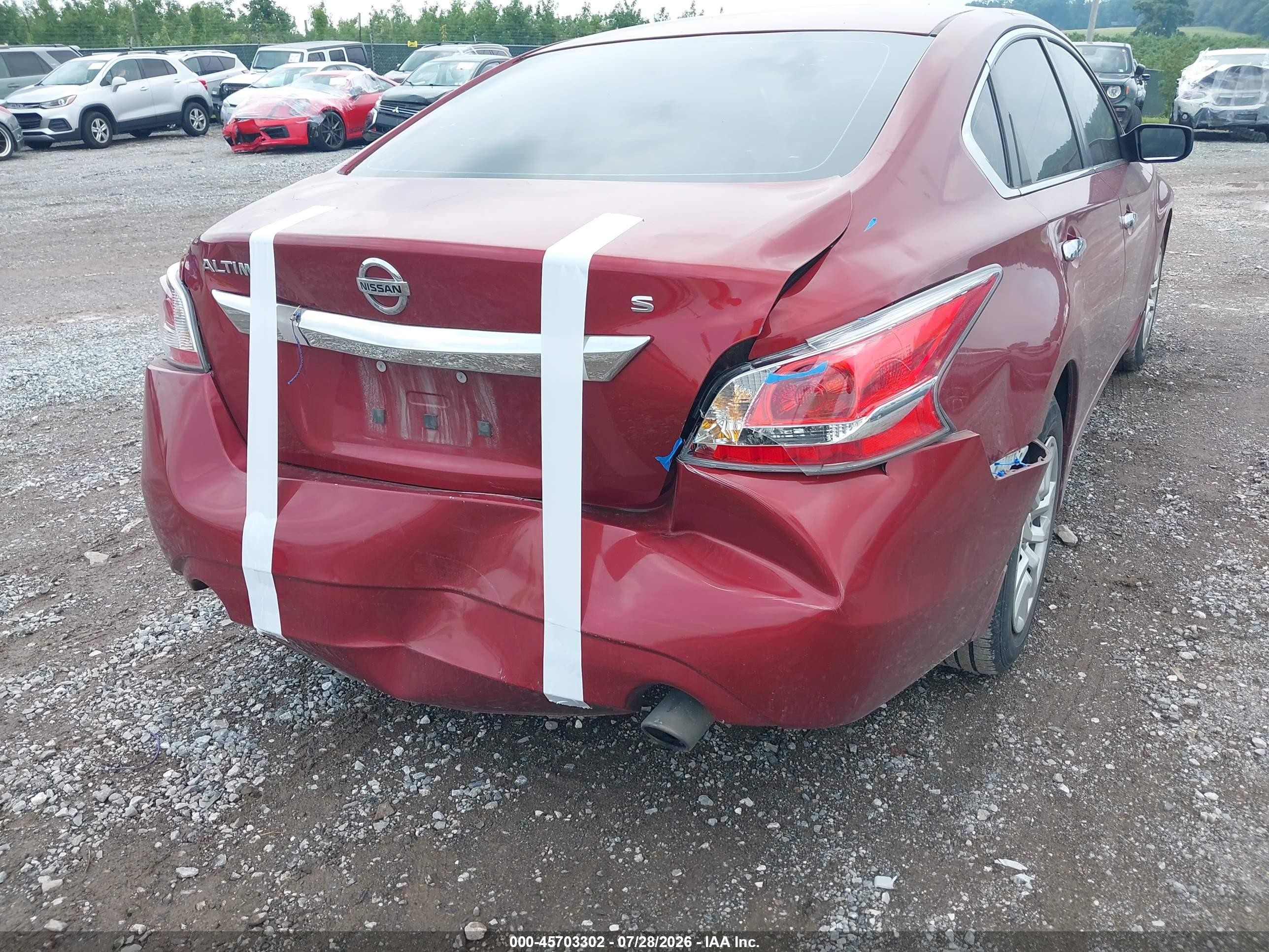 2015 Nissan Altima 2.5 S Red vin: 1N4AL3AP5FN310932