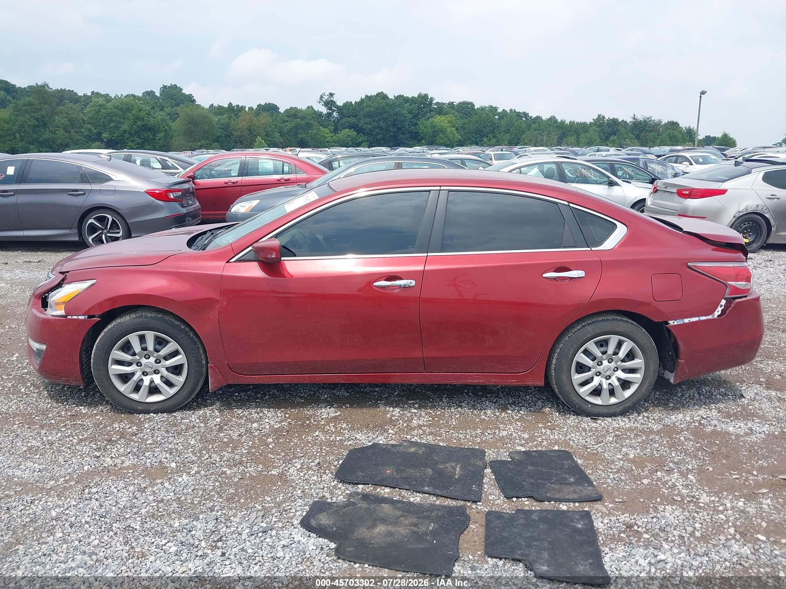 2015 Nissan Altima 2.5 S Red vin: 1N4AL3AP5FN310932