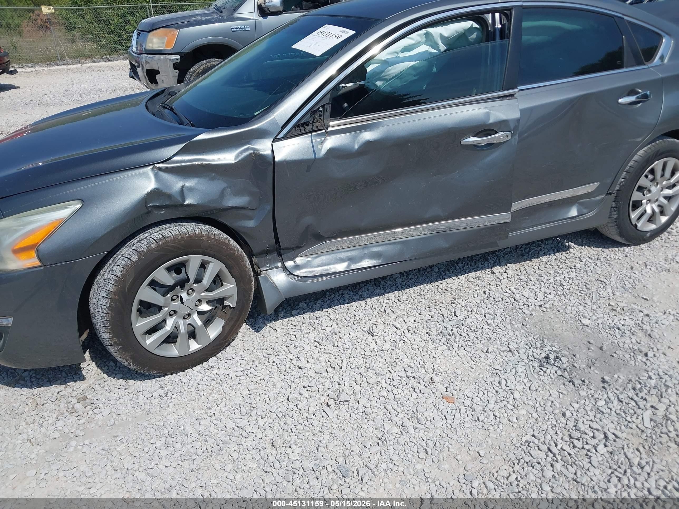 2015 Nissan Altima 2.5 S Серый vin: 1N4AL3AP5FN317637