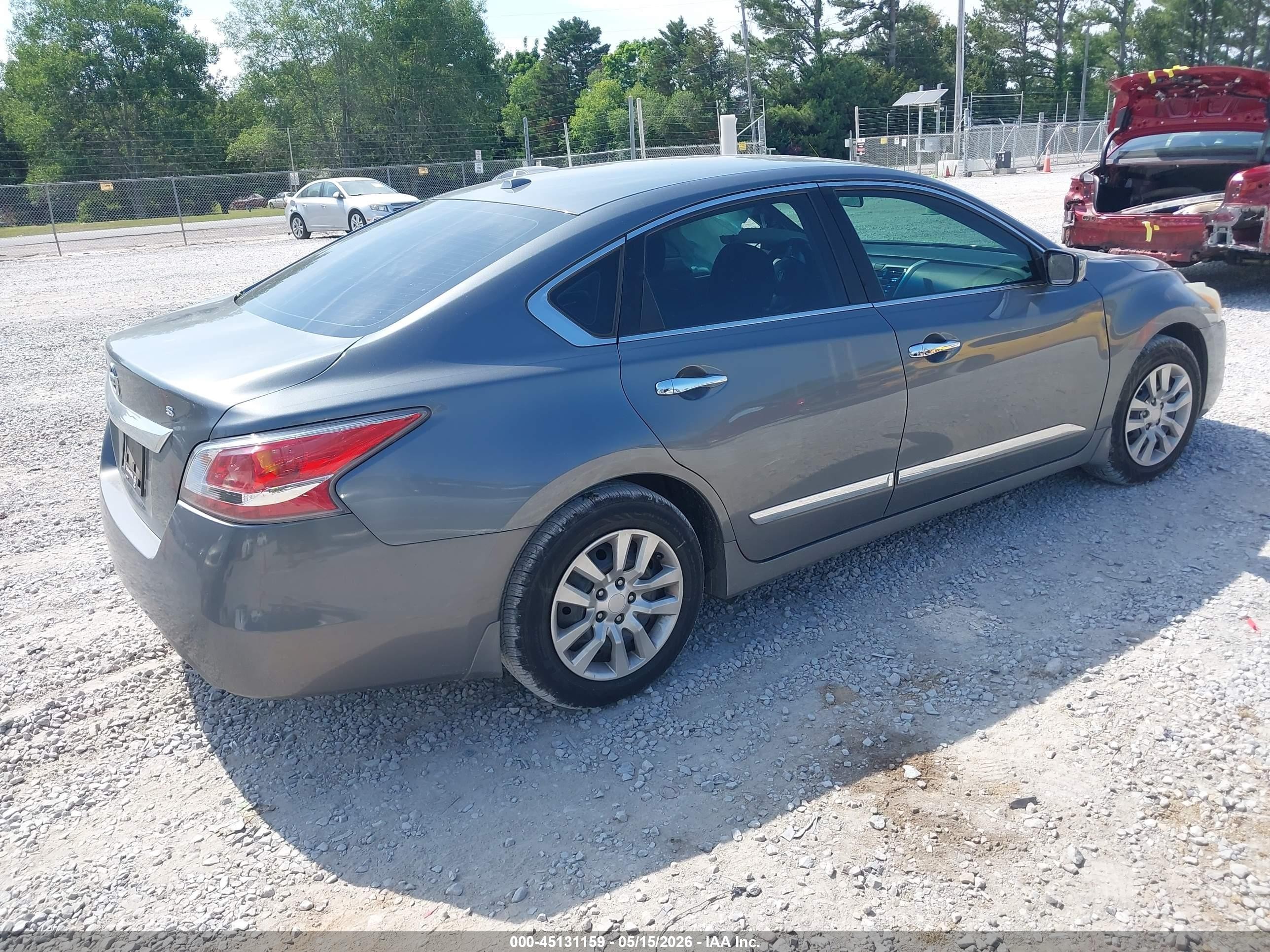 2015 Nissan Altima 2.5 S Серый vin: 1N4AL3AP5FN317637