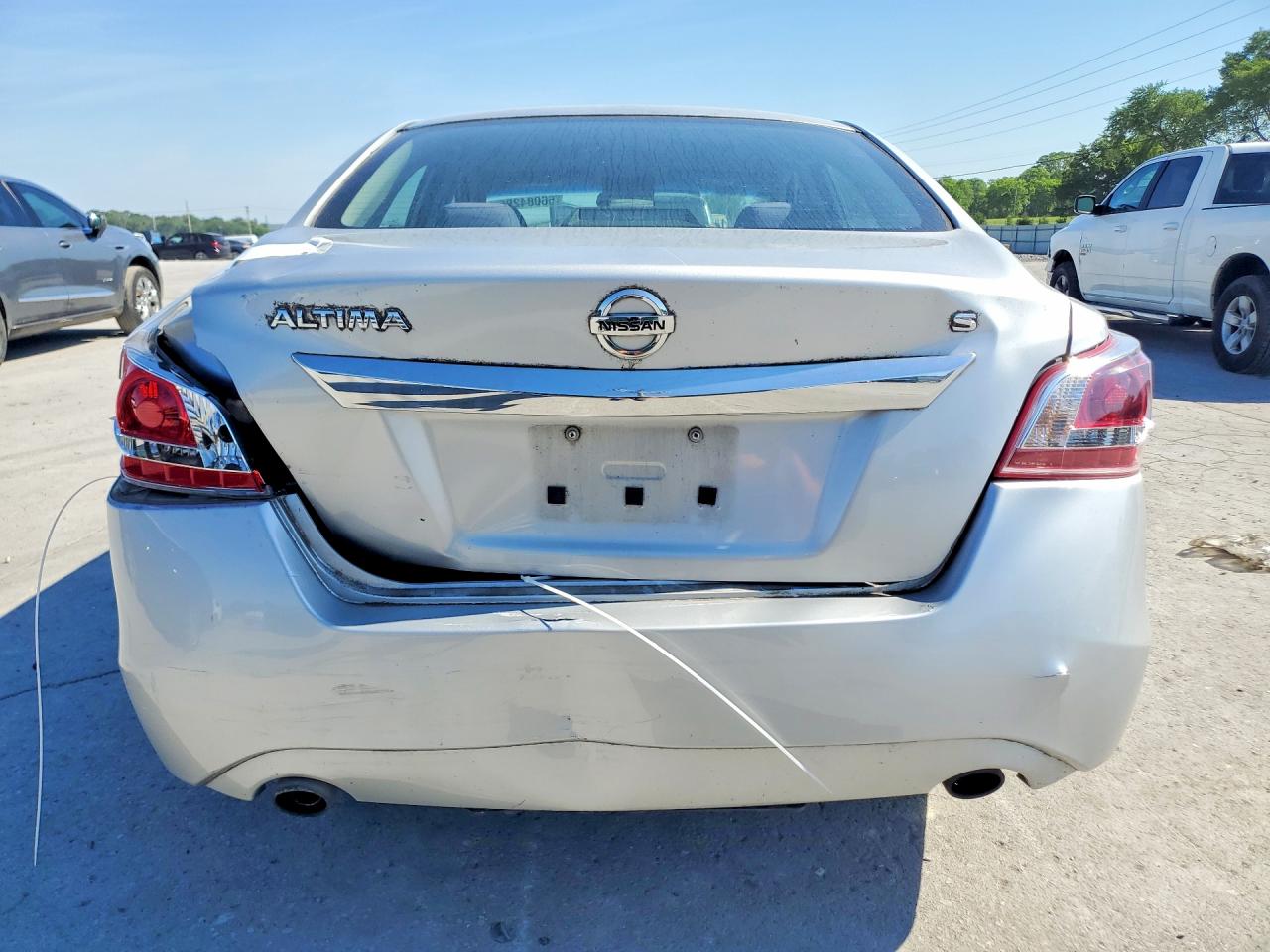2015 Nissan Altima 2.5 S Серебряный vin: 1N4AL3AP5FN317797