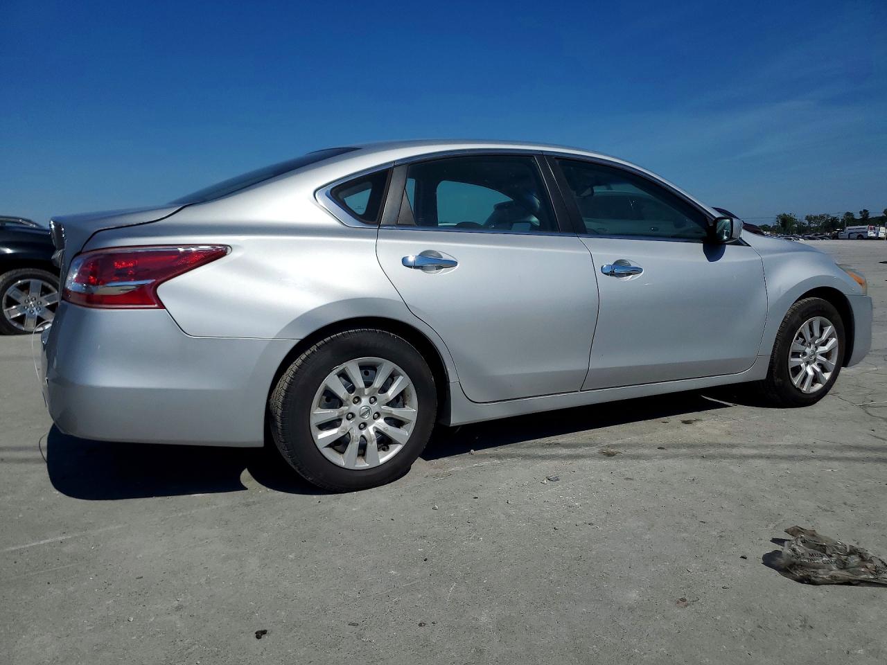 2015 Nissan Altima 2.5 S Серебряный vin: 1N4AL3AP5FN317797