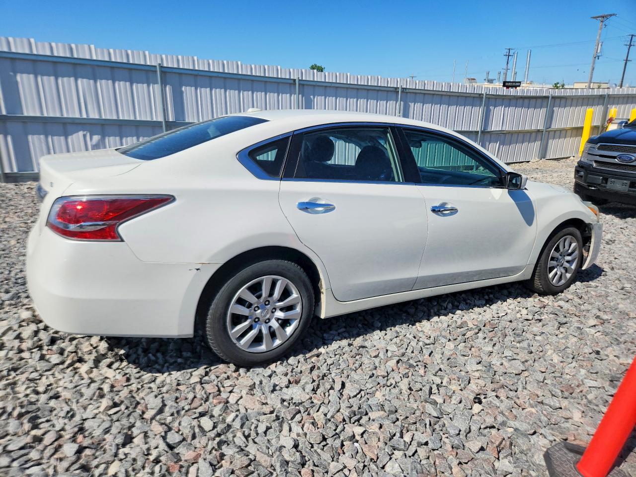 2015 Nissan Altima 2.5 S White vin: 1N4AL3AP5FN320568