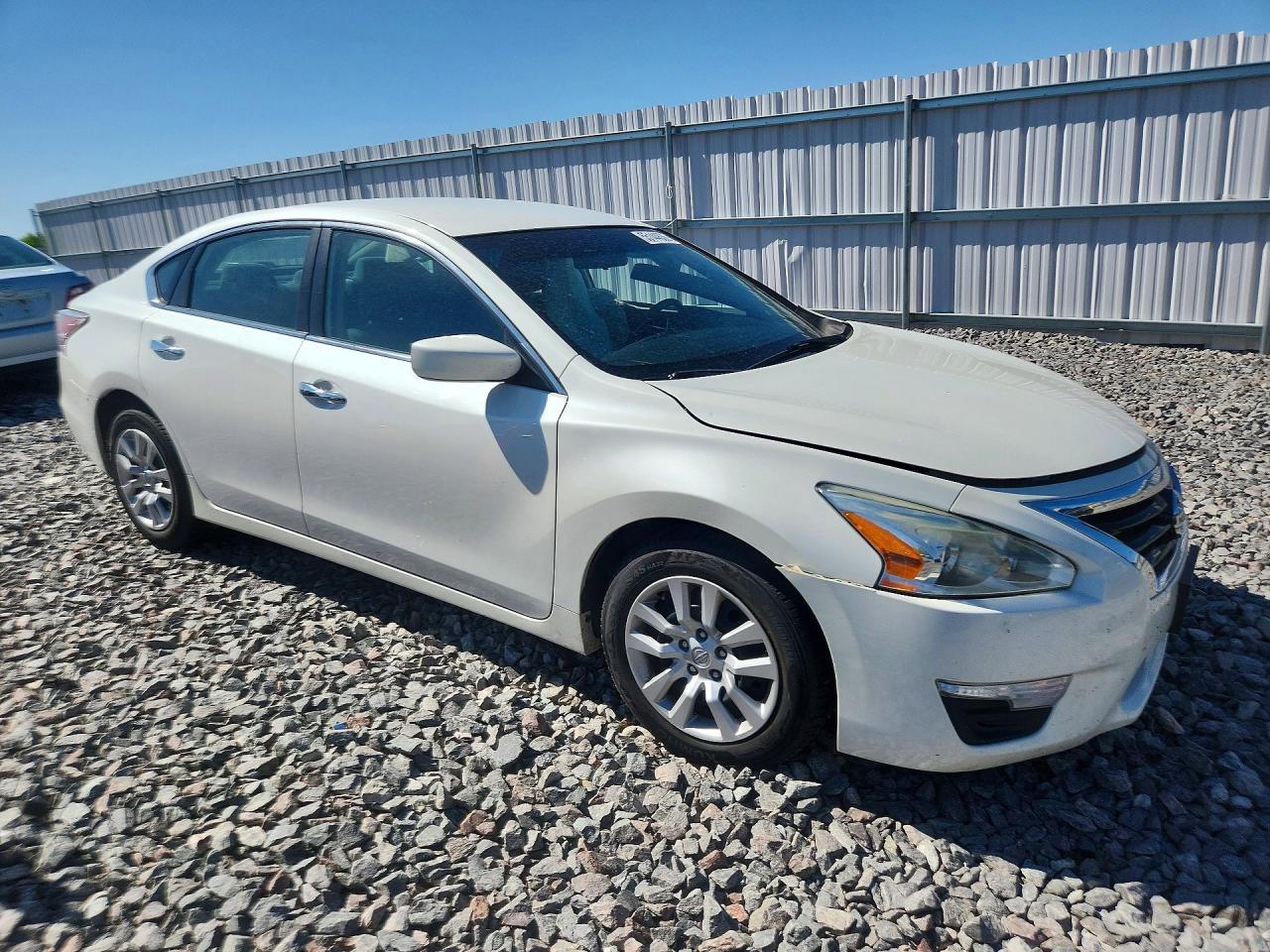 2015 Nissan Altima 2.5 S White vin: 1N4AL3AP5FN320568
