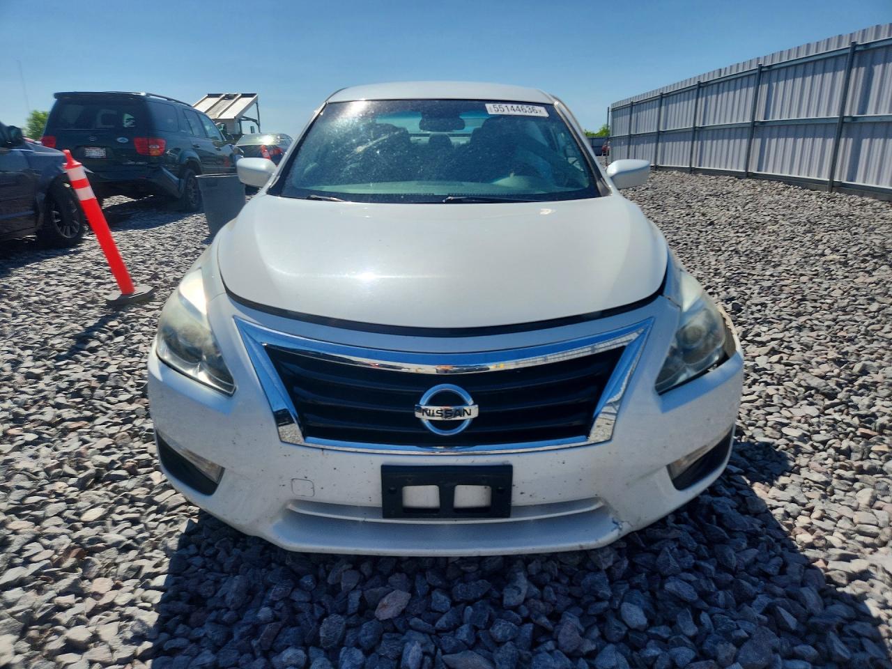 2015 Nissan Altima 2.5 S White vin: 1N4AL3AP5FN320568