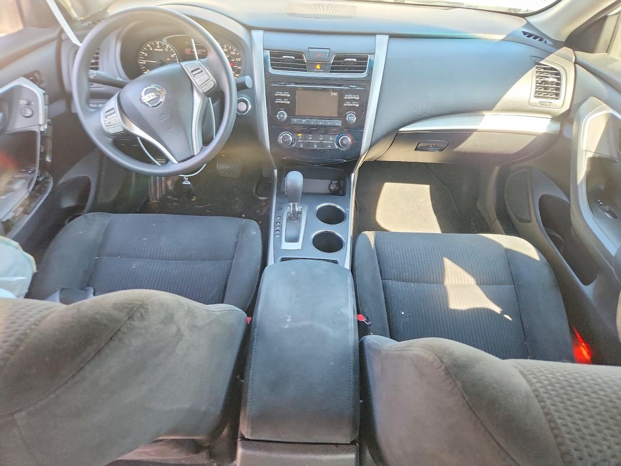2015 Nissan Altima 2.5 S White vin: 1N4AL3AP5FN320568