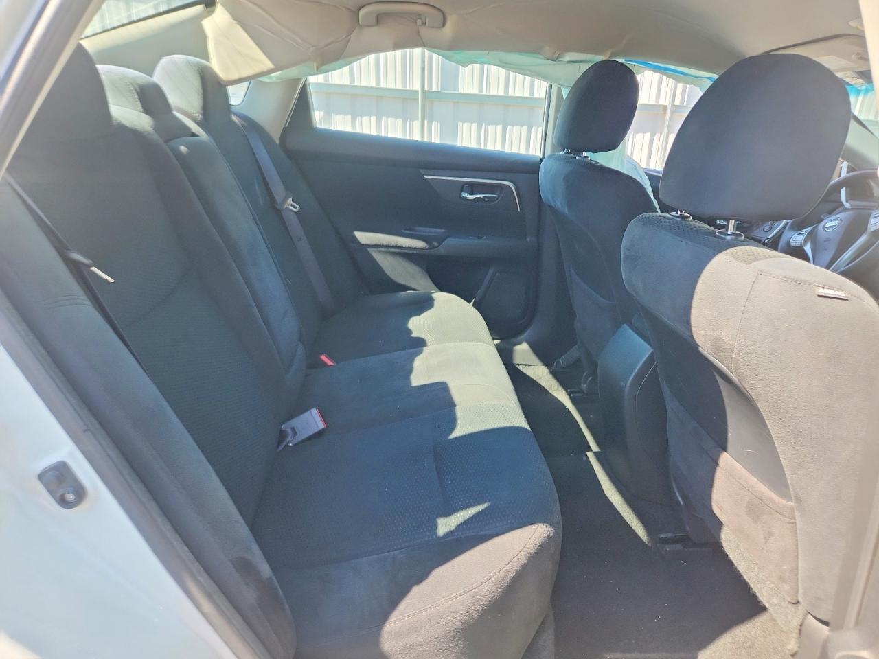 2015 Nissan Altima 2.5 S White vin: 1N4AL3AP5FN320568