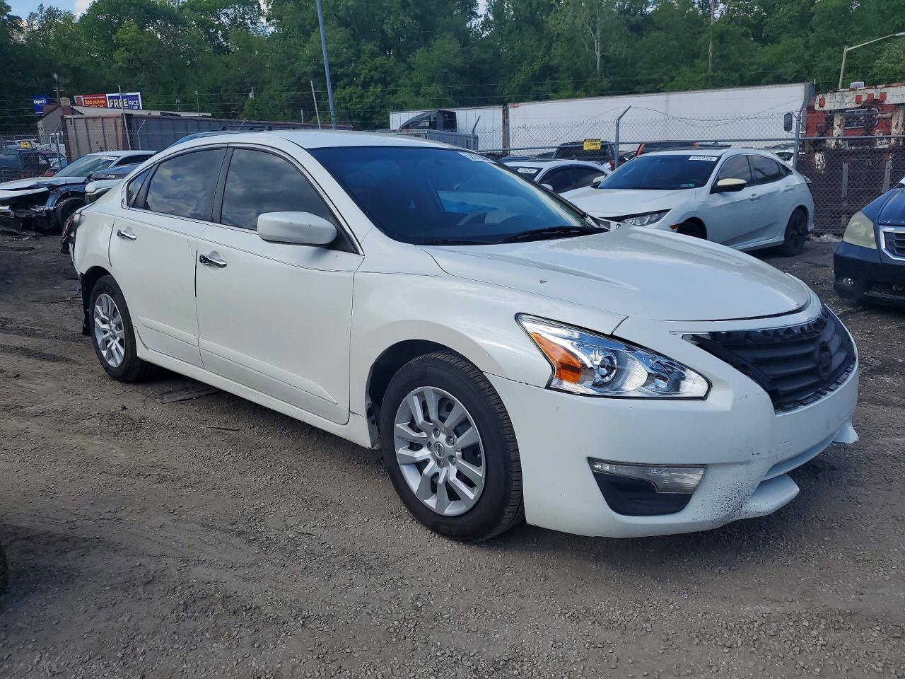 2015 Nissan Altima 2.5 S White vin: 1N4AL3AP5FN326578