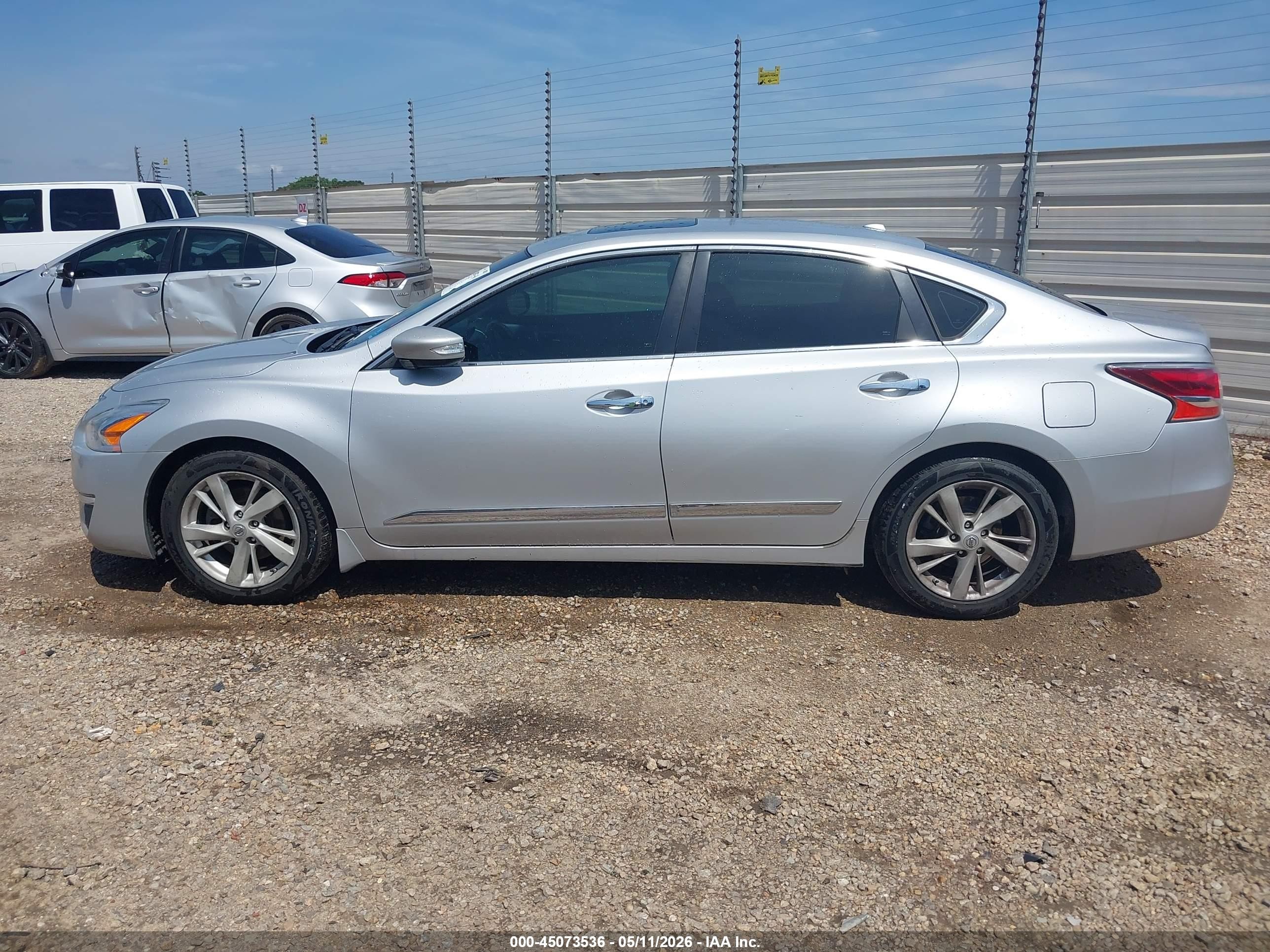 2015 Nissan Altima 2.5 Sl Серебряный vin: 1N4AL3AP5FN350556