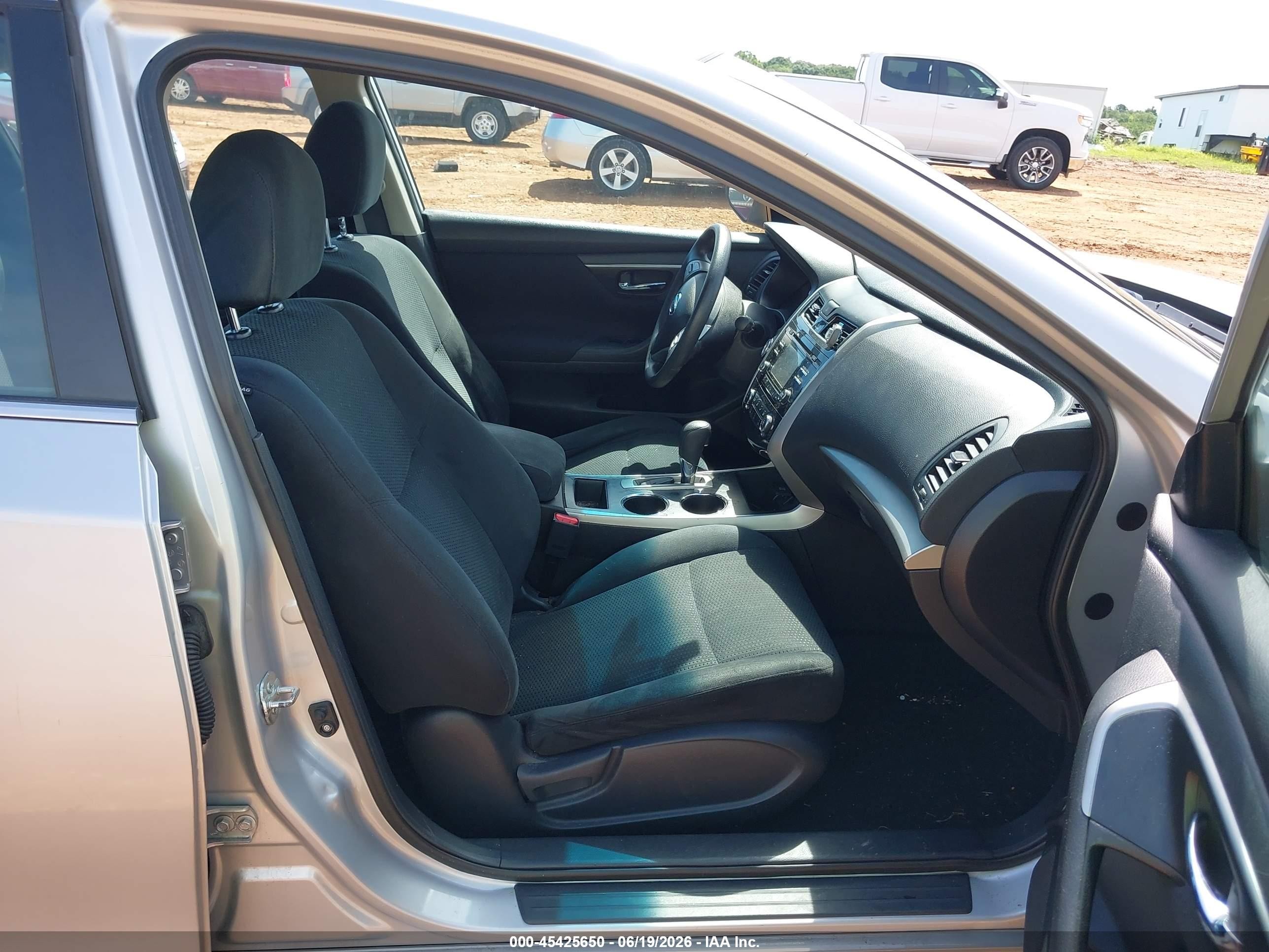 2015 Nissan Altima 2.5 S Silver vin: 1N4AL3AP5FN354011