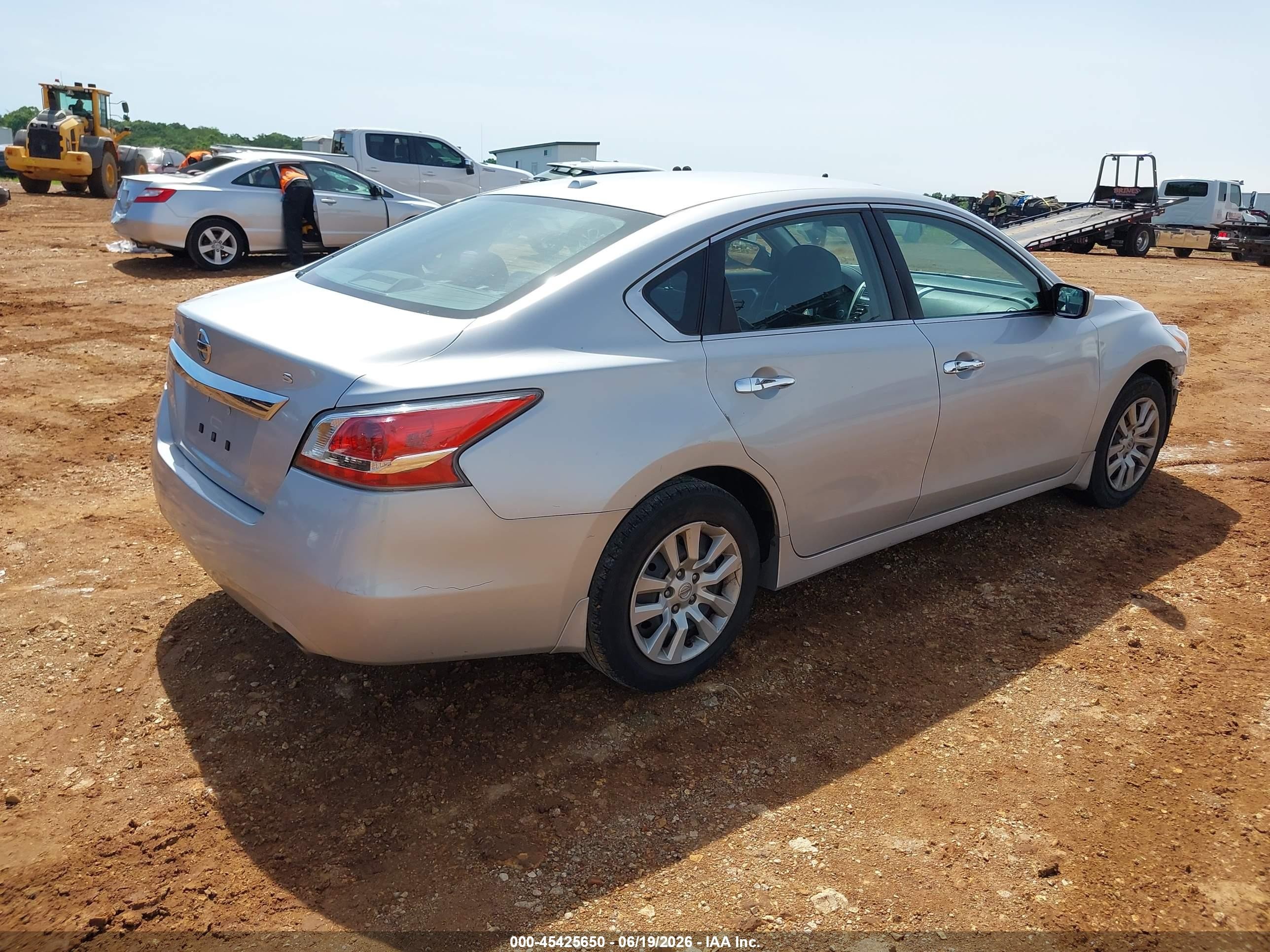 2015 Nissan Altima 2.5 S Silver vin: 1N4AL3AP5FN354011