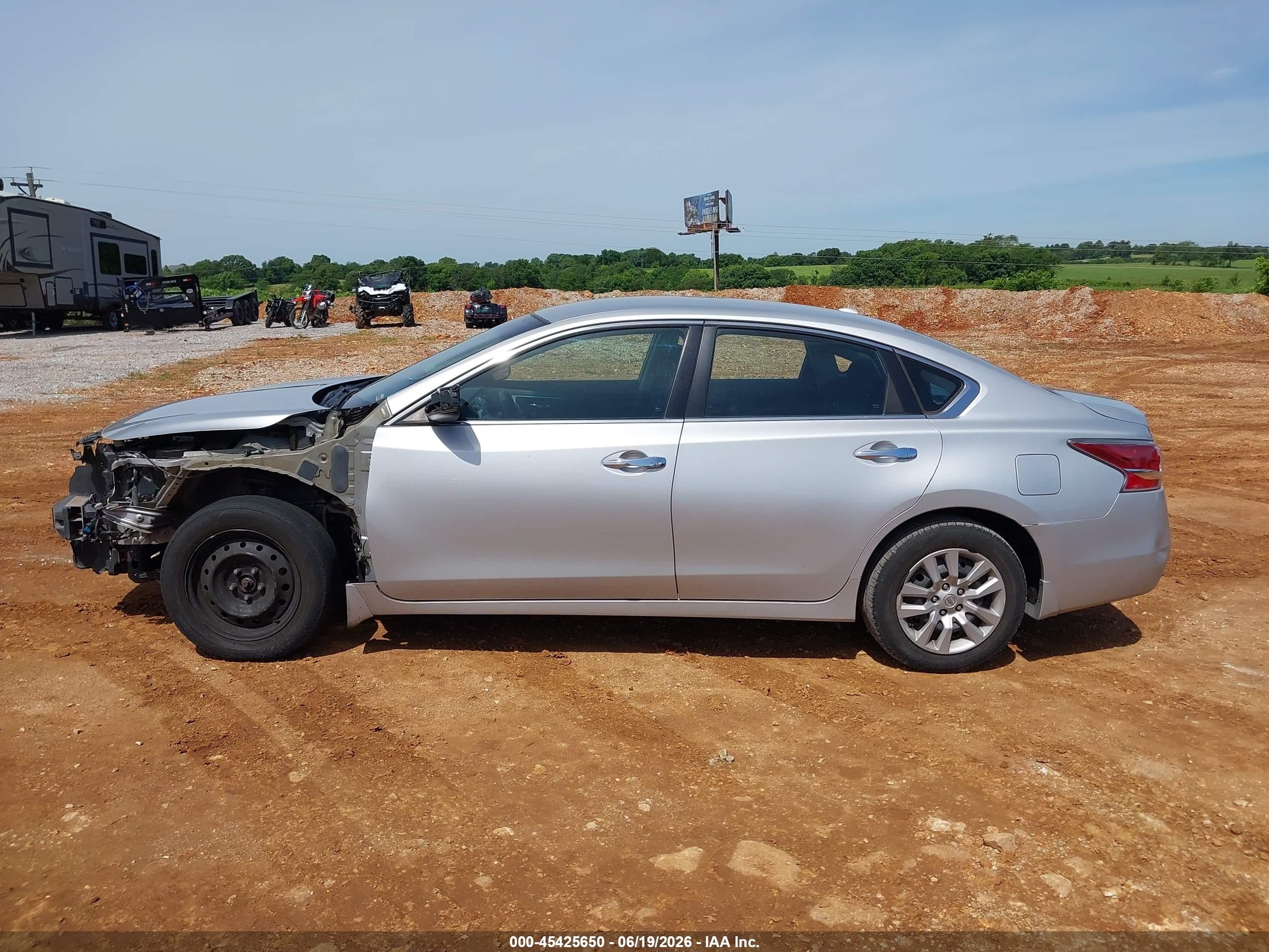 2015 Nissan Altima 2.5 S Silver vin: 1N4AL3AP5FN354011