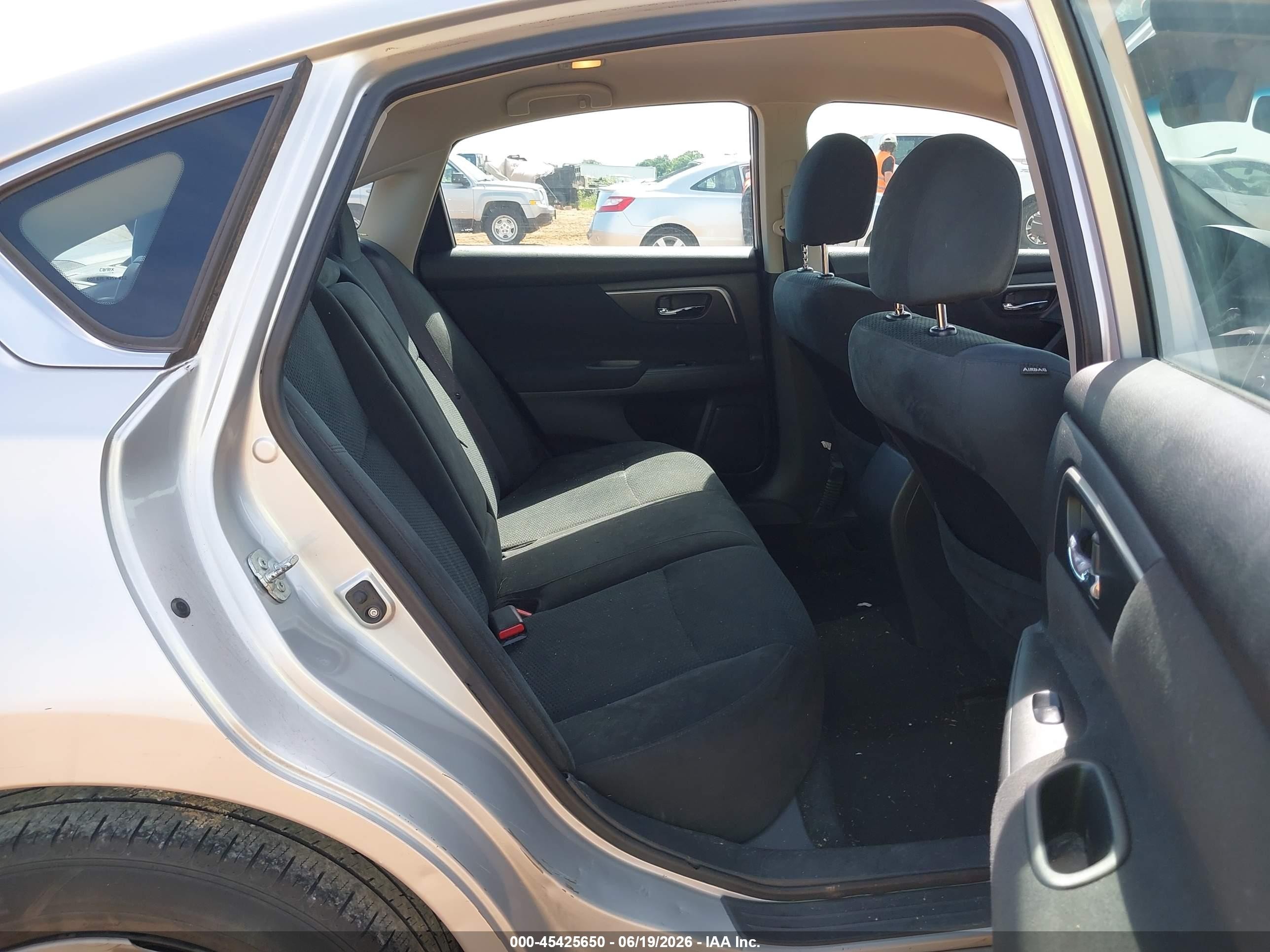2015 Nissan Altima 2.5 S Silver vin: 1N4AL3AP5FN354011