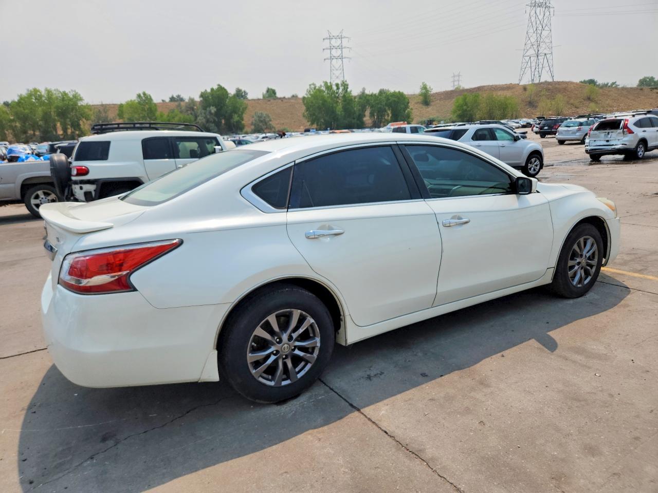 2015 Nissan Altima 2.5 S Белый vin: 1N4AL3AP5FN359225