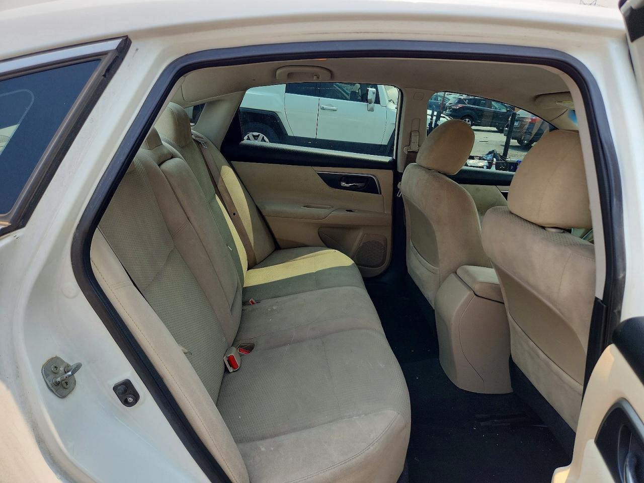 2015 Nissan Altima 2.5 S Белый vin: 1N4AL3AP5FN359225
