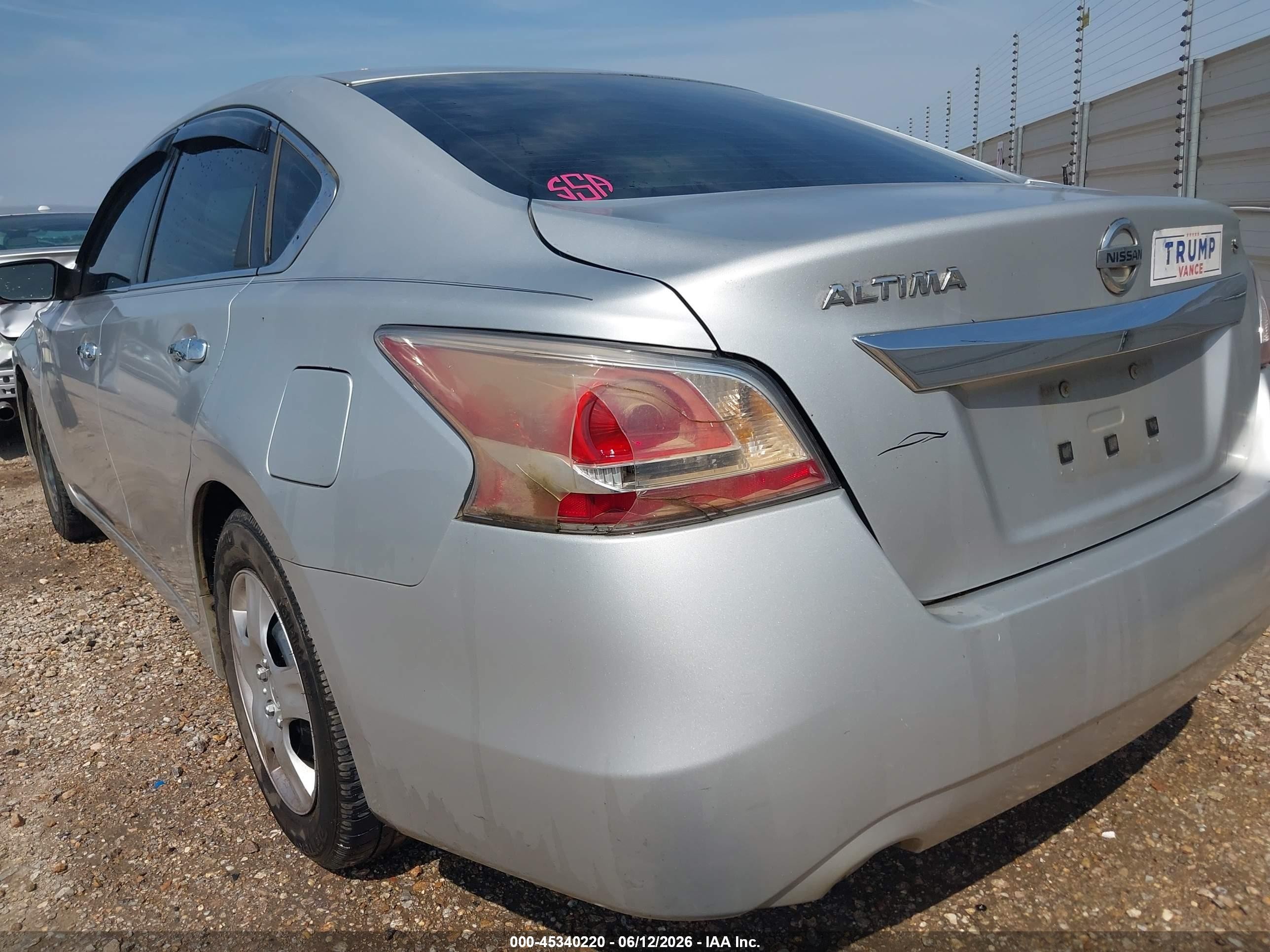 2015 Nissan Altima 2.5/2.5 S/2.5 Sl/2.5 Sv Silver vin: 1N4AL3AP5FN363551