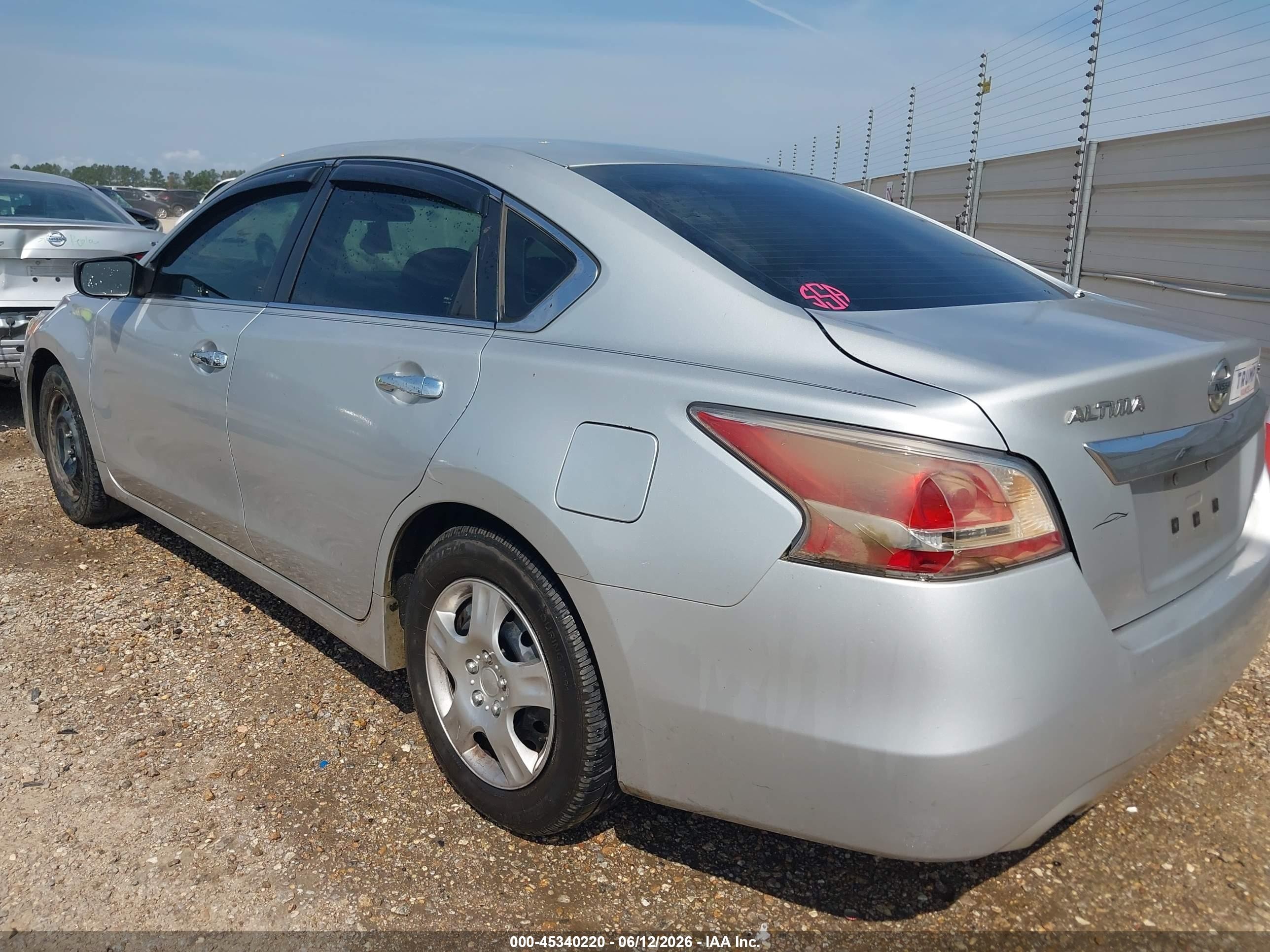 2015 Nissan Altima 2.5/2.5 S/2.5 Sl/2.5 Sv Silver vin: 1N4AL3AP5FN363551