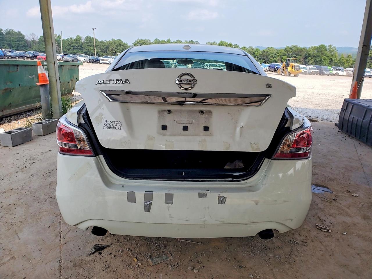 2015 Nissan Altima 2.5 S White vin: 1N4AL3AP5FN388286