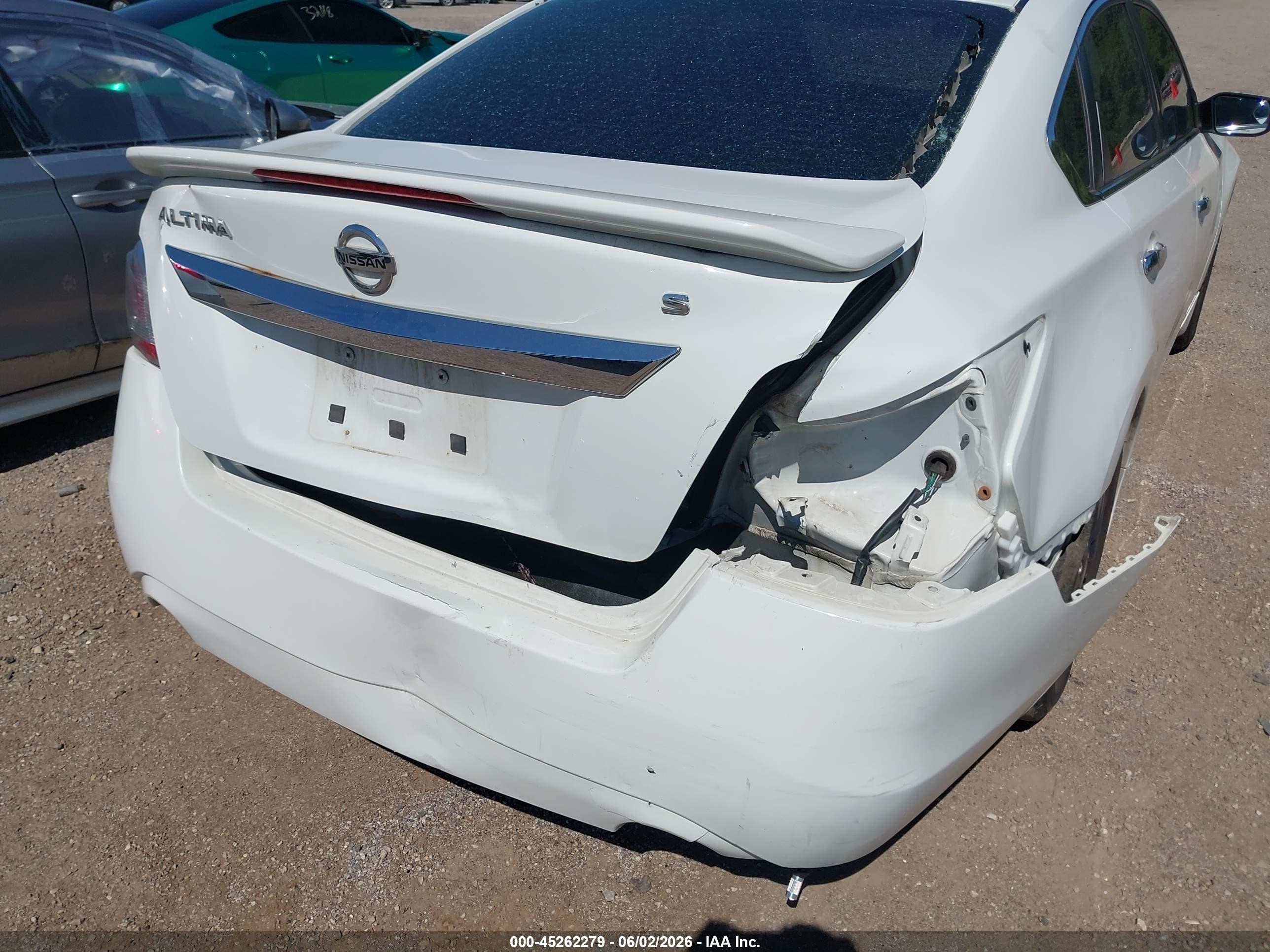 2015 Nissan Altima 2.5 S White vin: 1N4AL3AP5FN403224