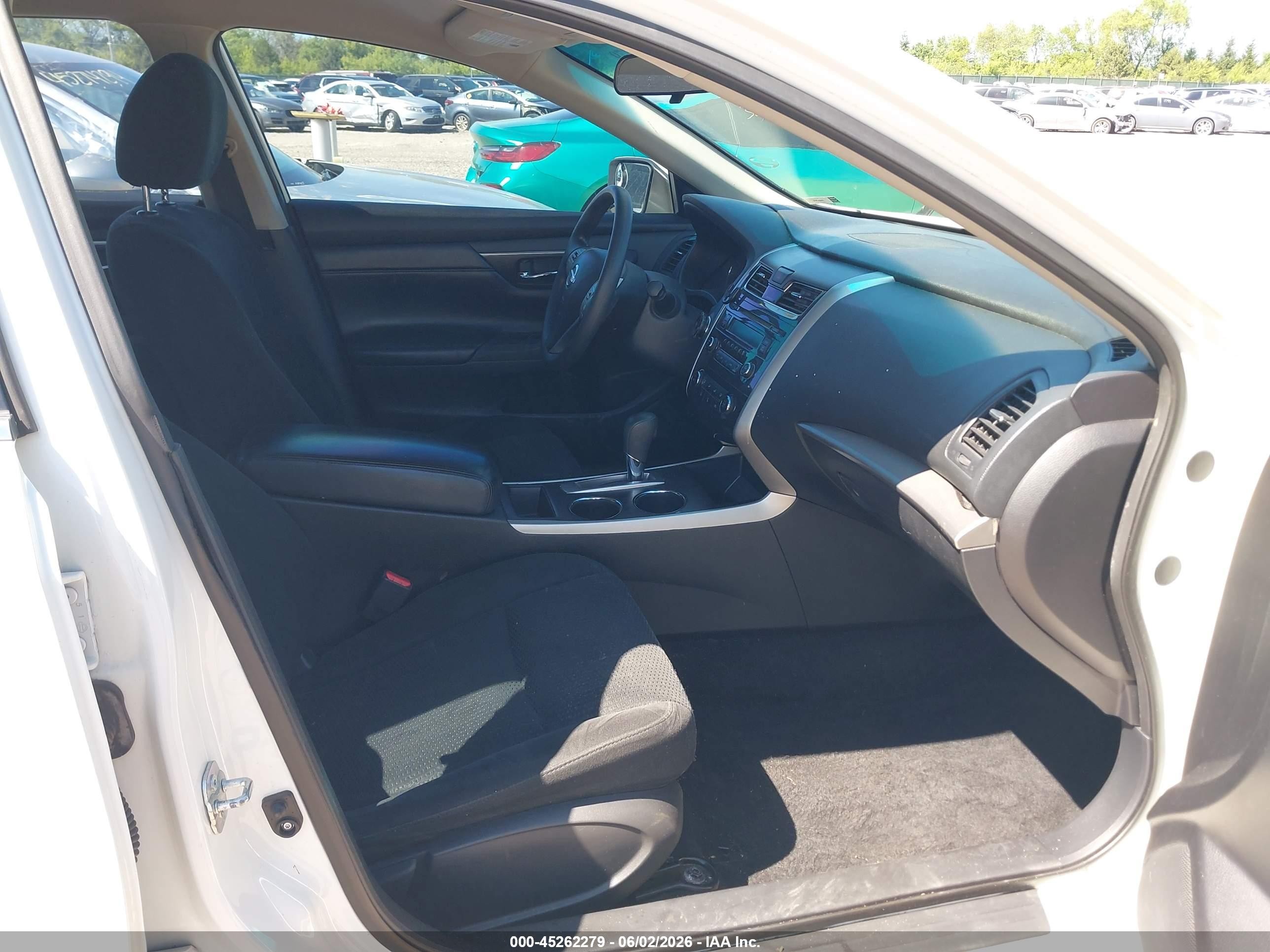 2015 Nissan Altima 2.5 S White vin: 1N4AL3AP5FN403224