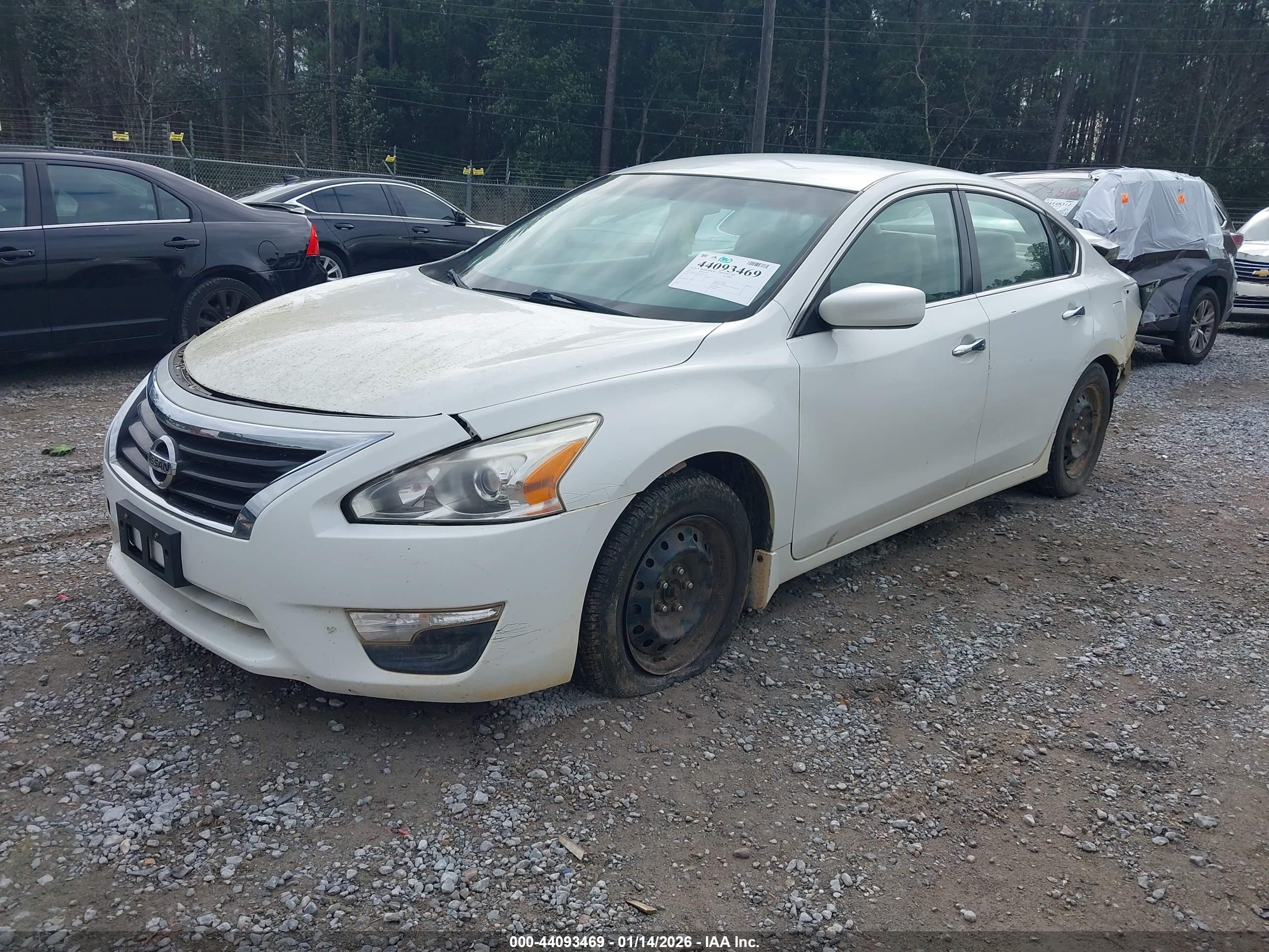 2015 Nissan Altima 2.5 S White vin: 1N4AL3AP5FN864293