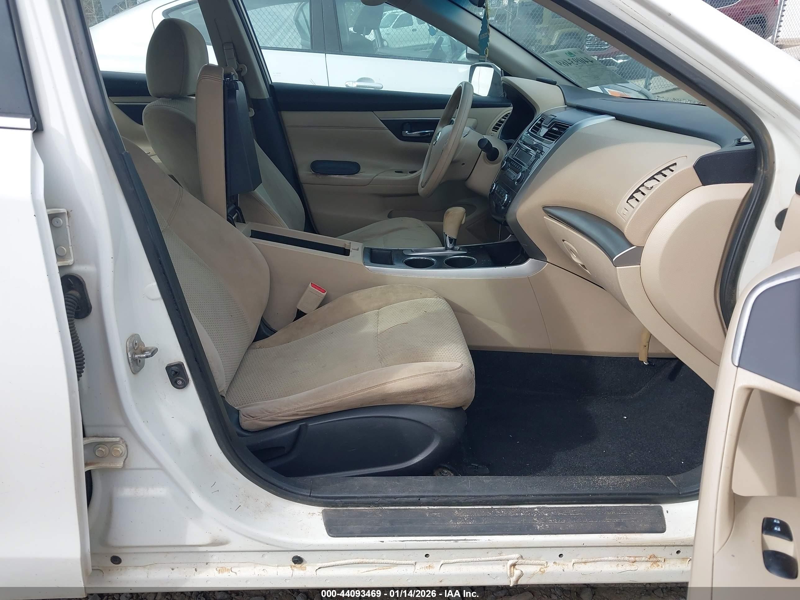 2015 Nissan Altima 2.5 S White vin: 1N4AL3AP5FN864293