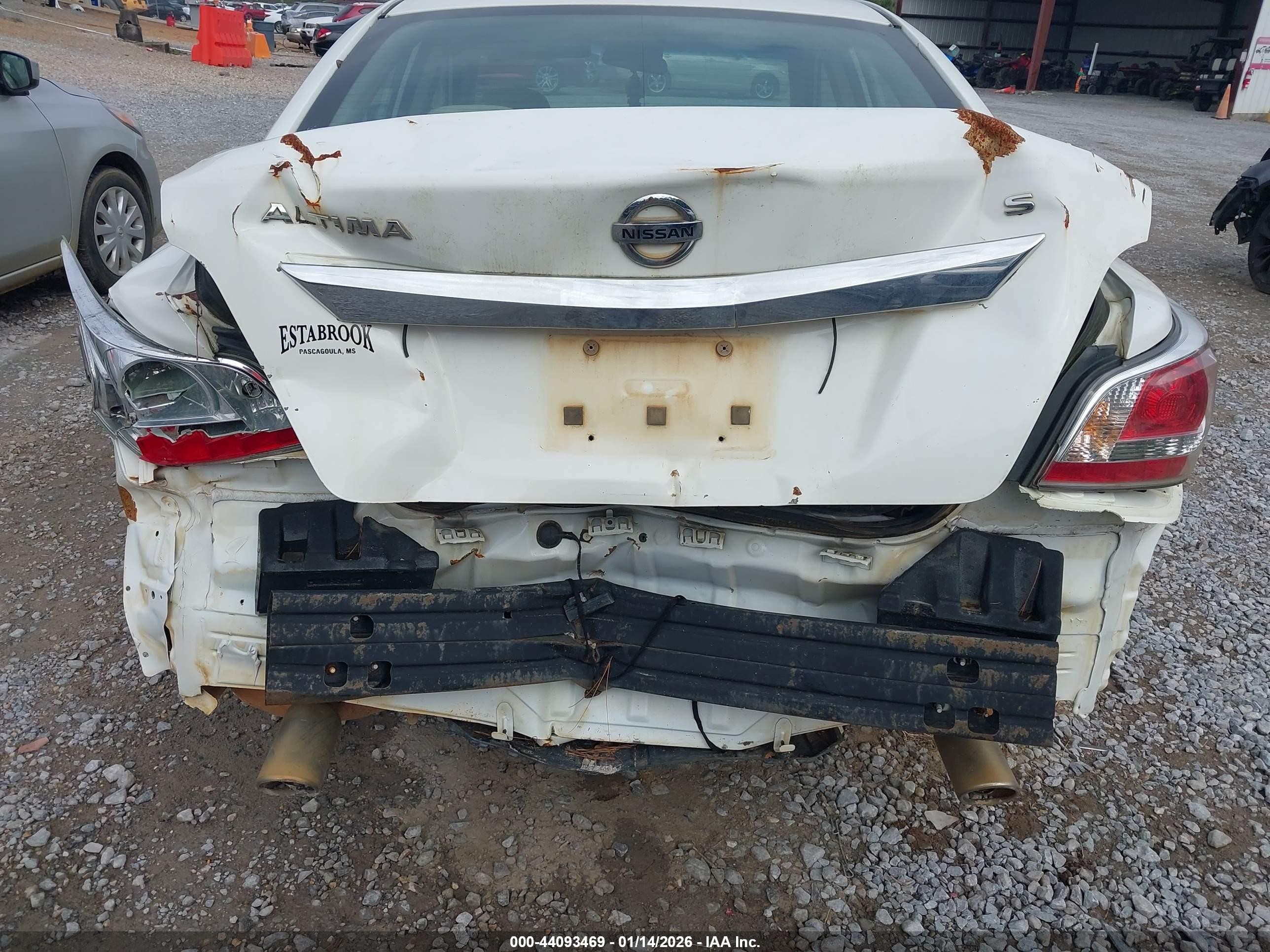 2015 Nissan Altima 2.5 S White vin: 1N4AL3AP5FN864293