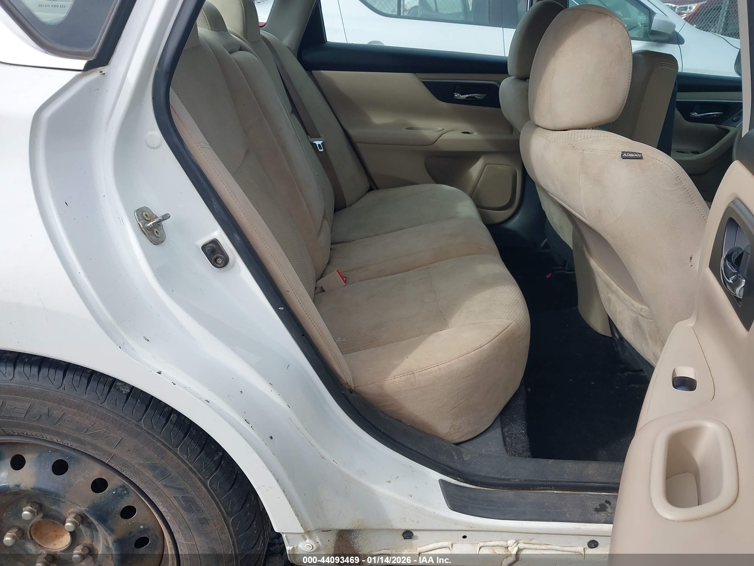 2015 Nissan Altima 2.5 S White vin: 1N4AL3AP5FN864293