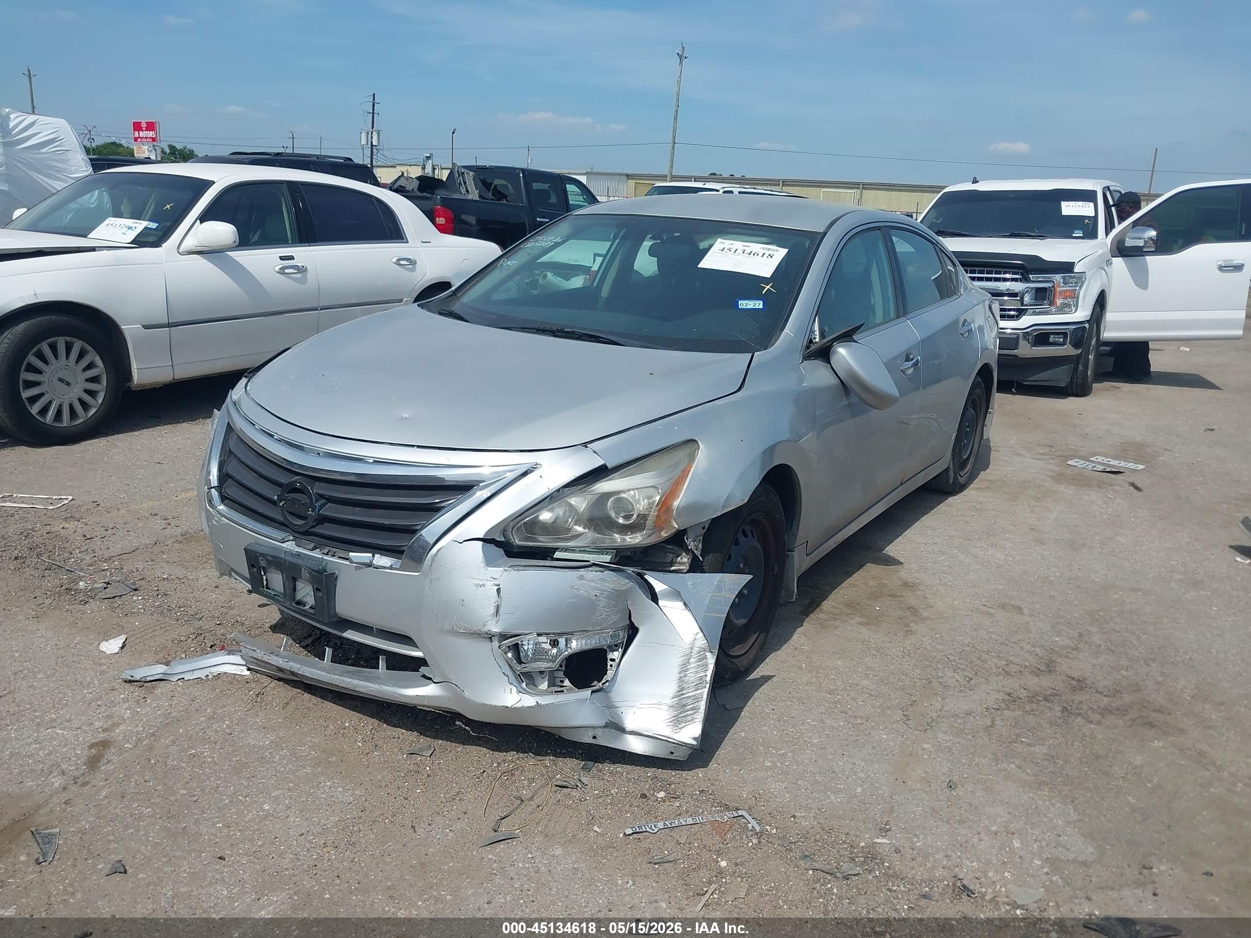 2015 Nissan Altima 2.5 S Серебряный vin: 1N4AL3AP5FN886827