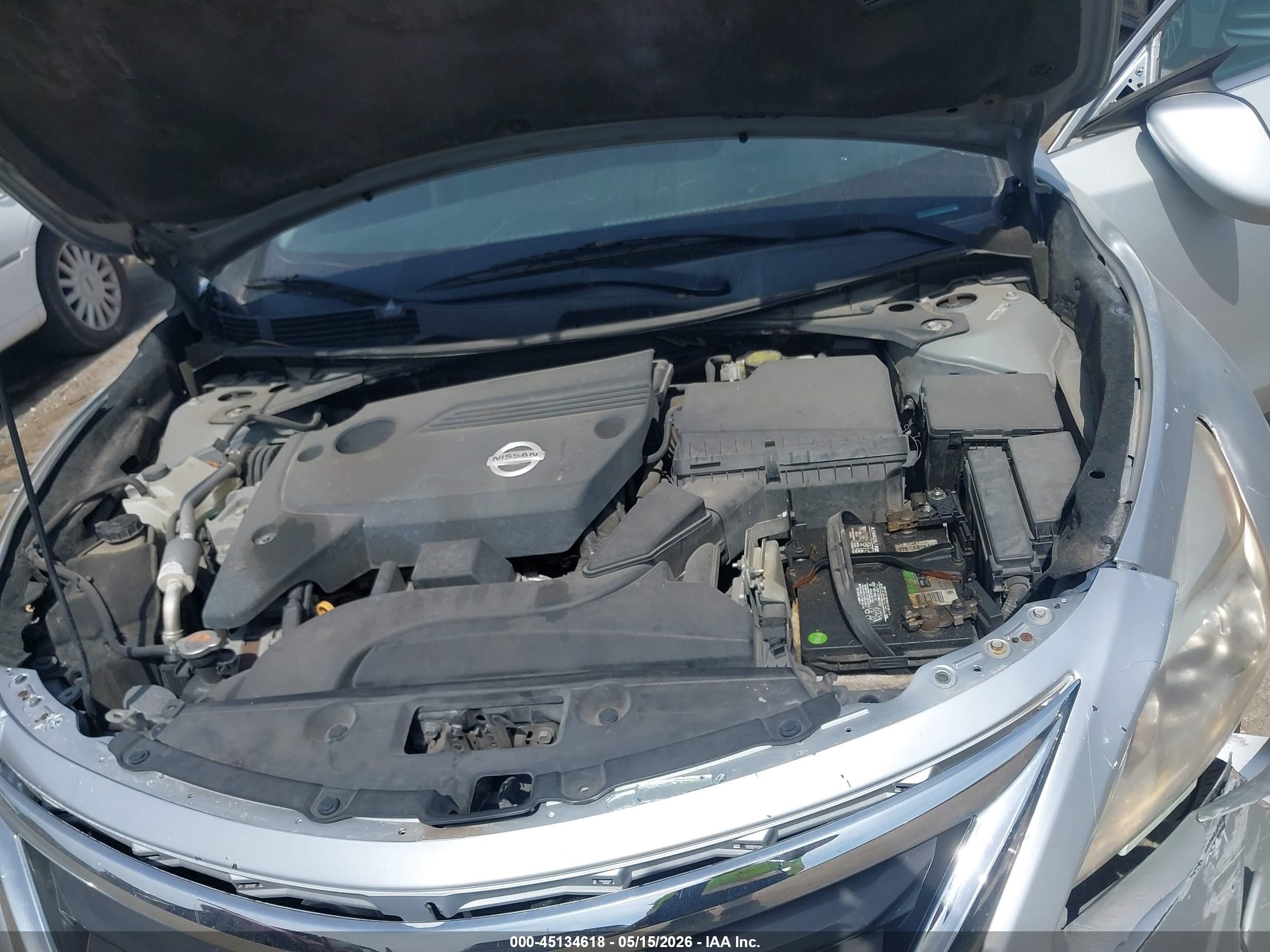 2015 Nissan Altima 2.5 S Серебряный vin: 1N4AL3AP5FN886827