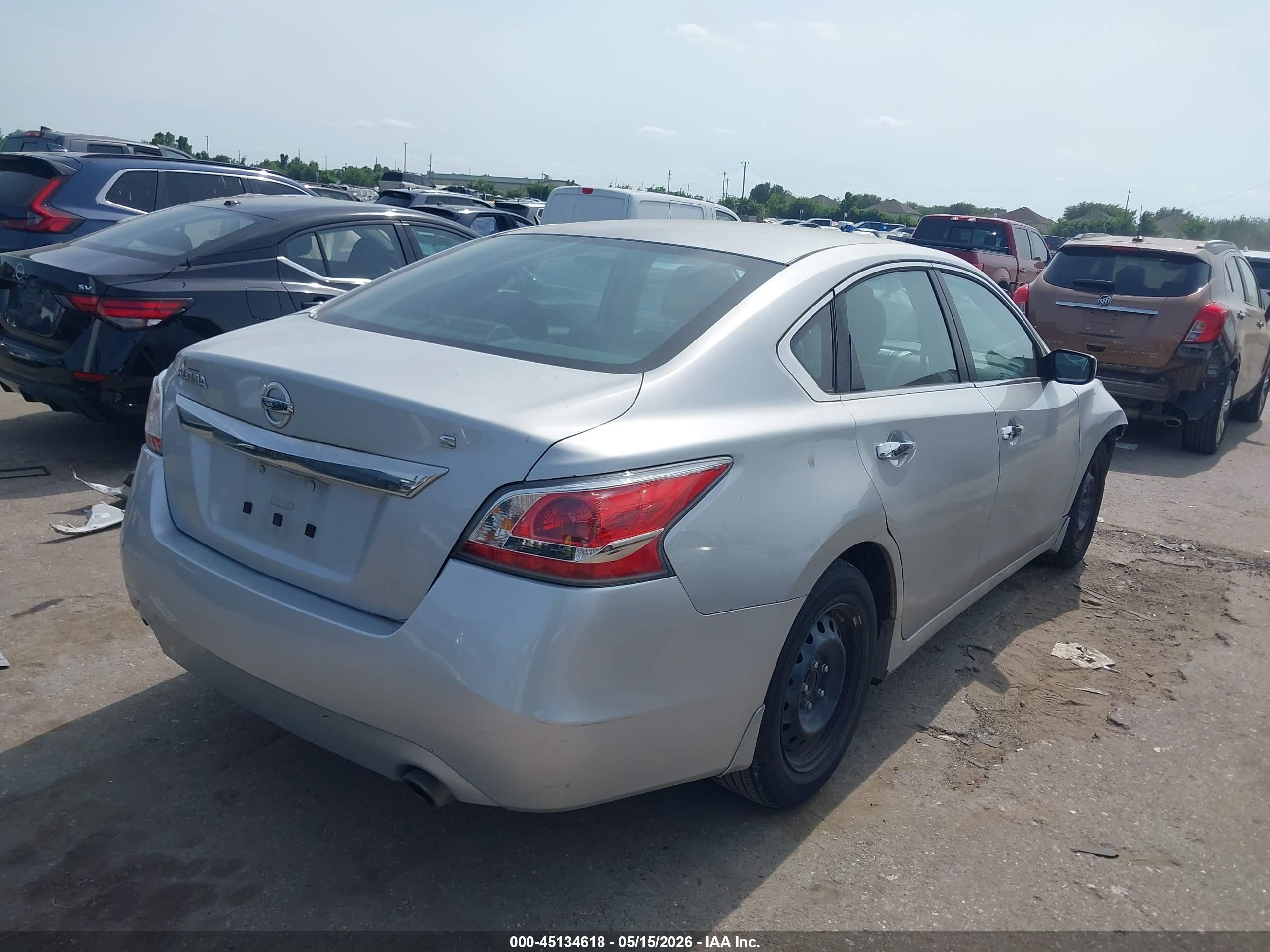 2015 Nissan Altima 2.5 S Серебряный vin: 1N4AL3AP5FN886827