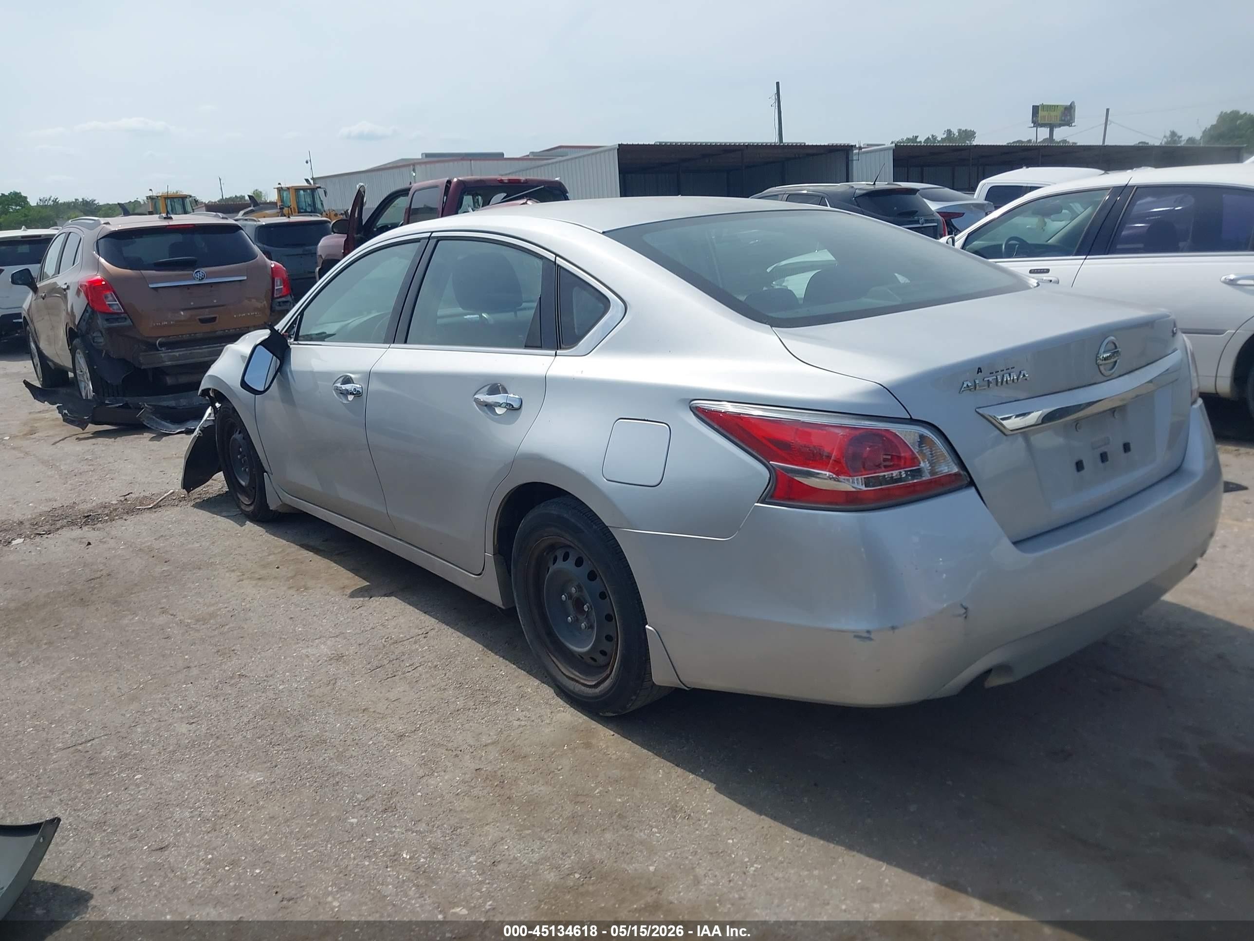 2015 Nissan Altima 2.5 S Серебряный vin: 1N4AL3AP5FN886827