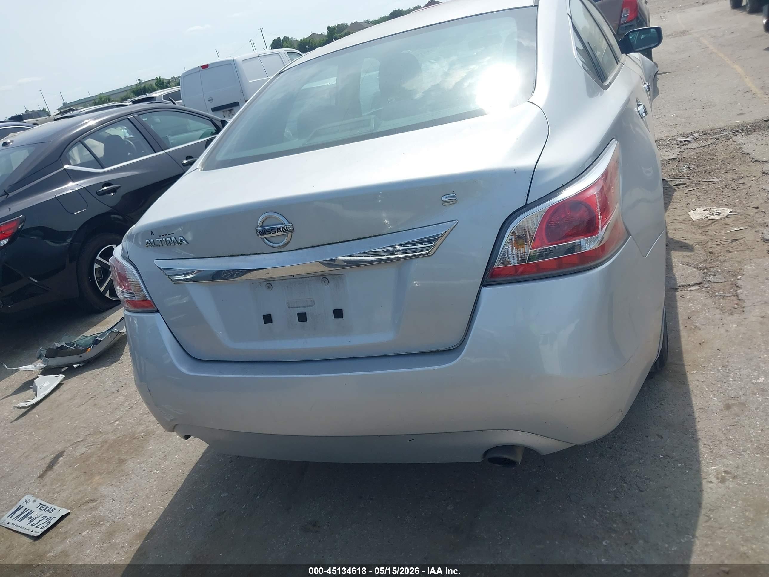 2015 Nissan Altima 2.5 S Серебряный vin: 1N4AL3AP5FN886827