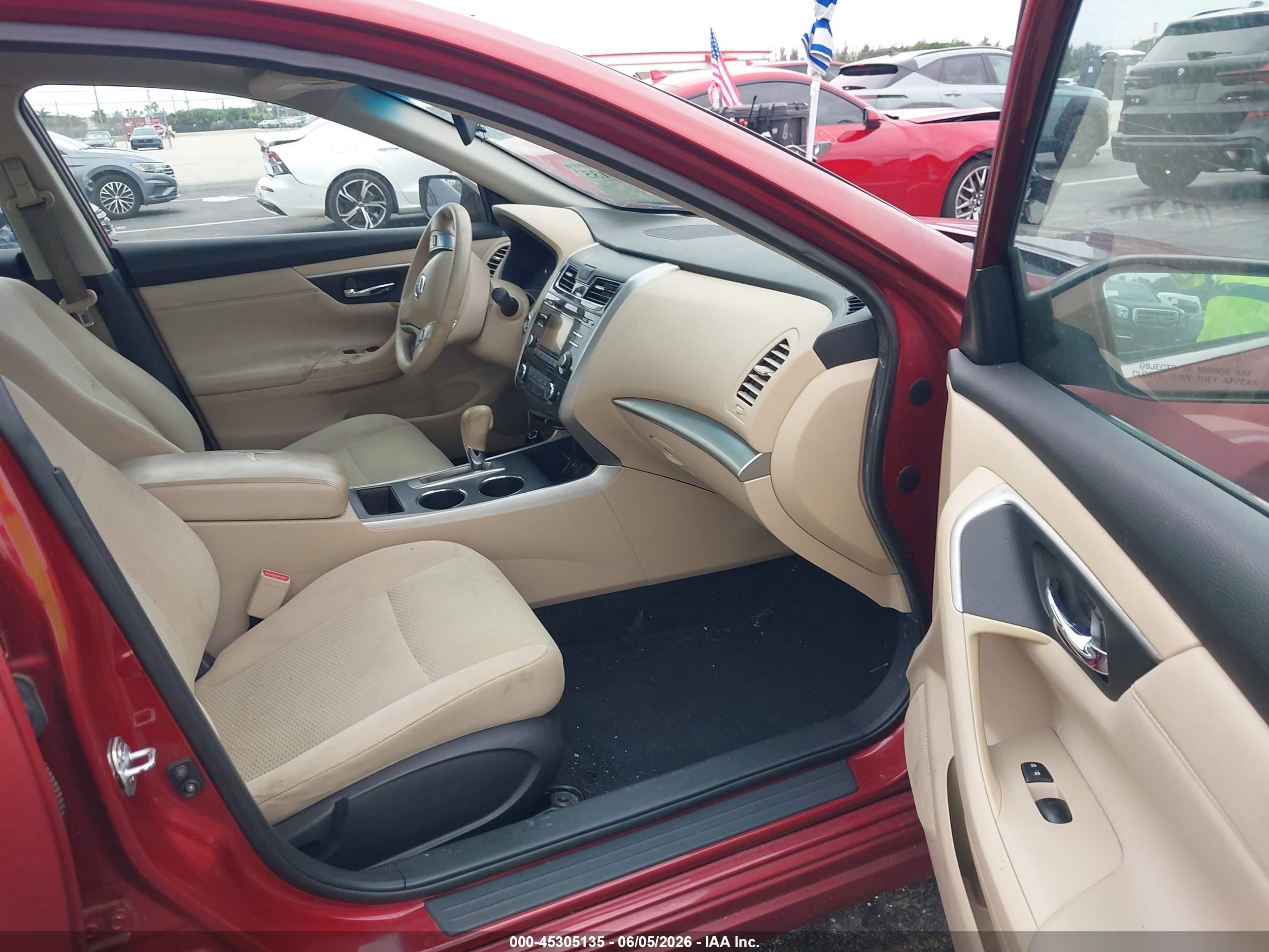 2015 Nissan Altima 2.5 S Red vin: 1N4AL3AP5FN914819