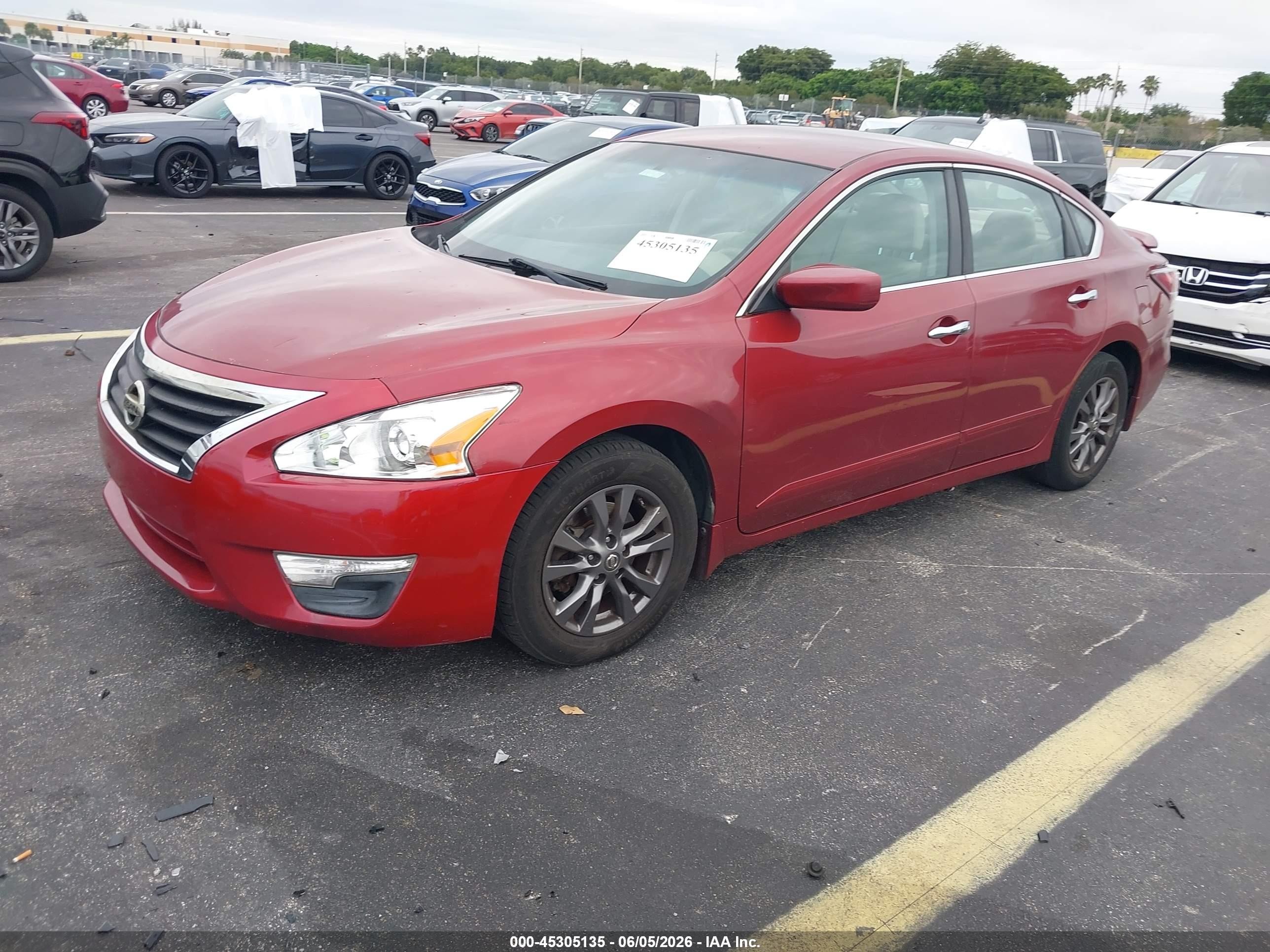 2015 Nissan Altima 2.5 S Red vin: 1N4AL3AP5FN914819