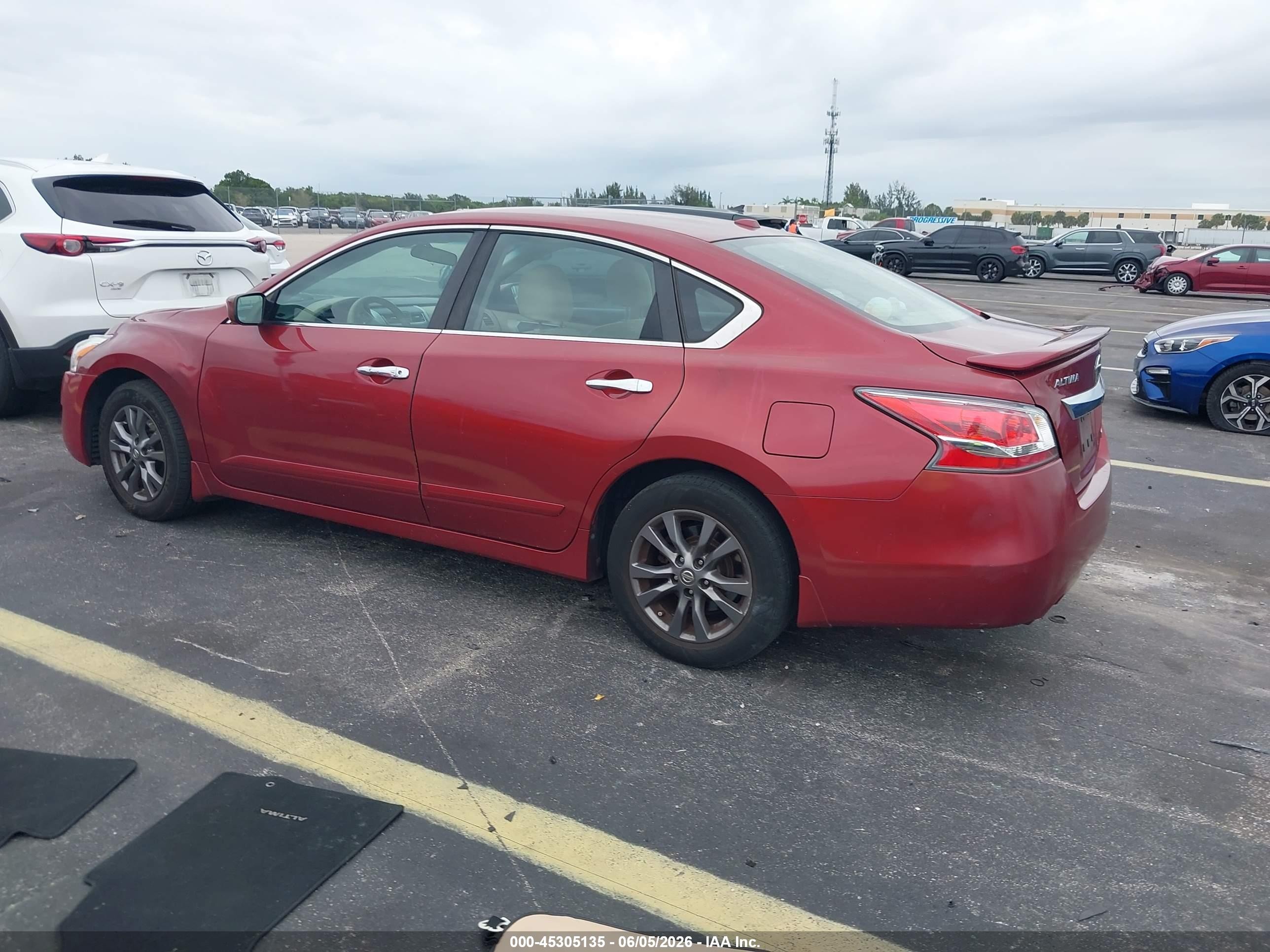 2015 Nissan Altima 2.5 S Red vin: 1N4AL3AP5FN914819