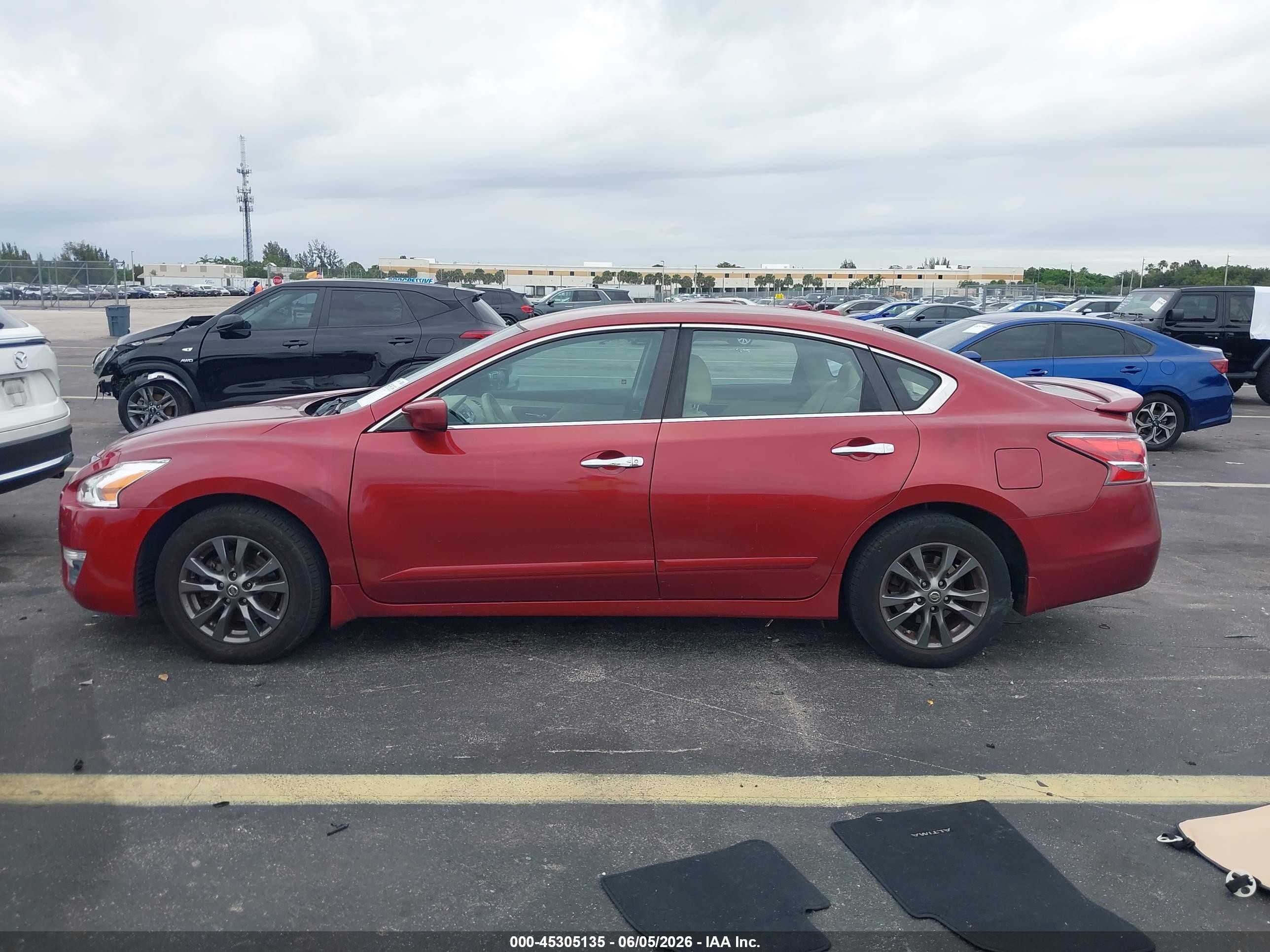 2015 Nissan Altima 2.5 S Red vin: 1N4AL3AP5FN914819