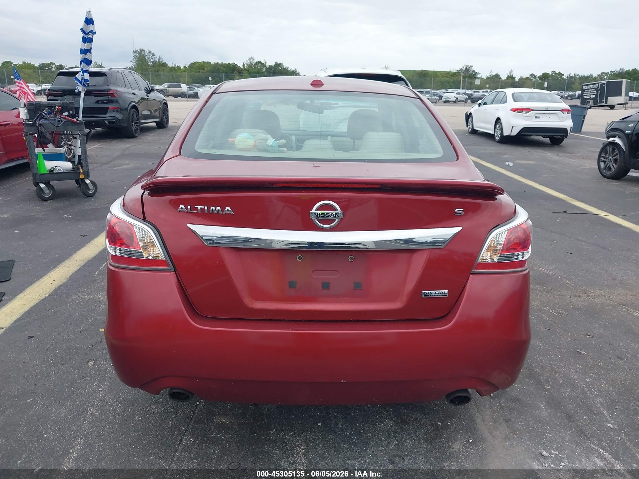 2015 Nissan Altima 2.5 S Red vin: 1N4AL3AP5FN914819